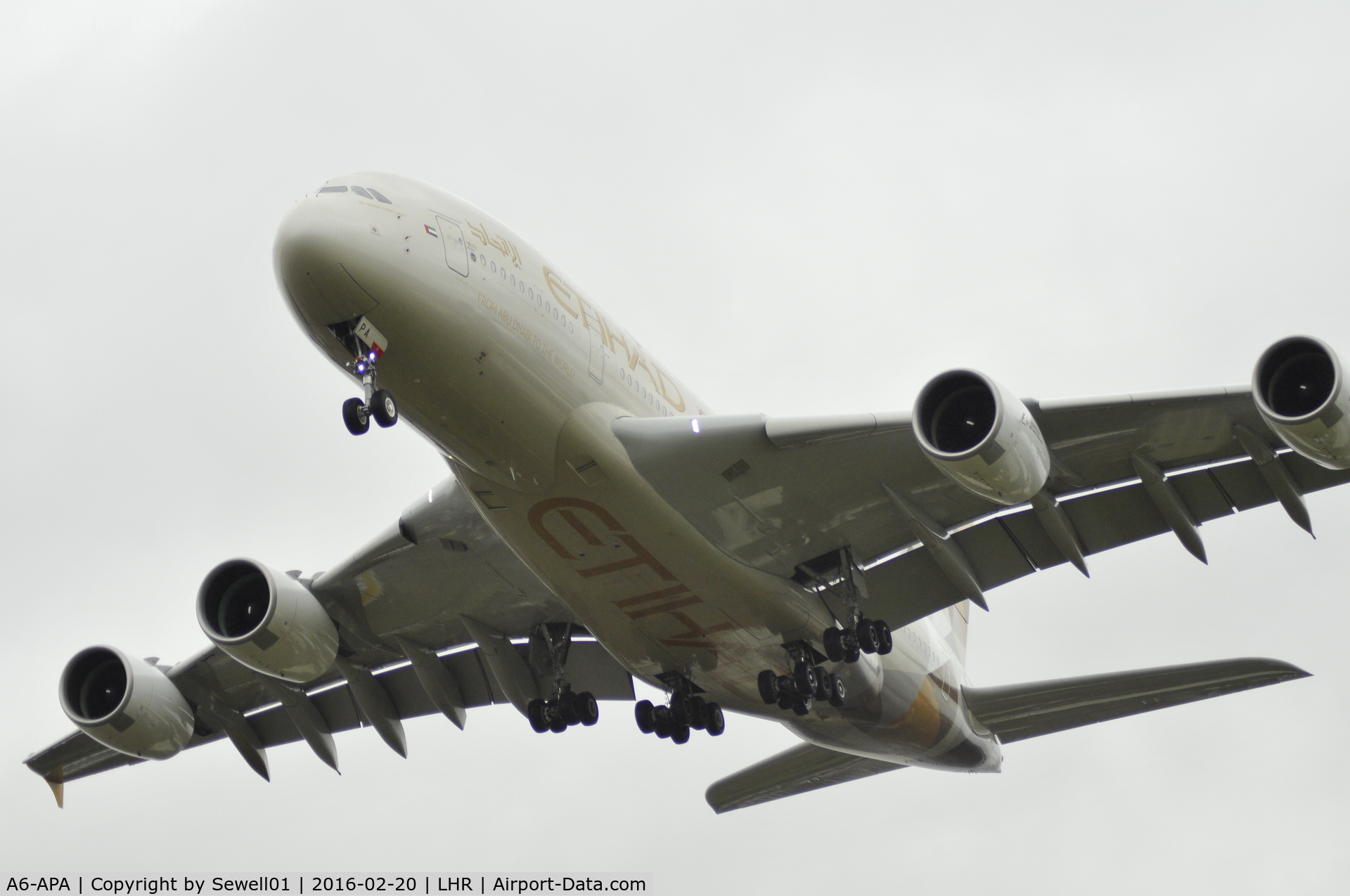 A6-APA, 2014 Airbus A380-861 C/N 166, Landing LHR