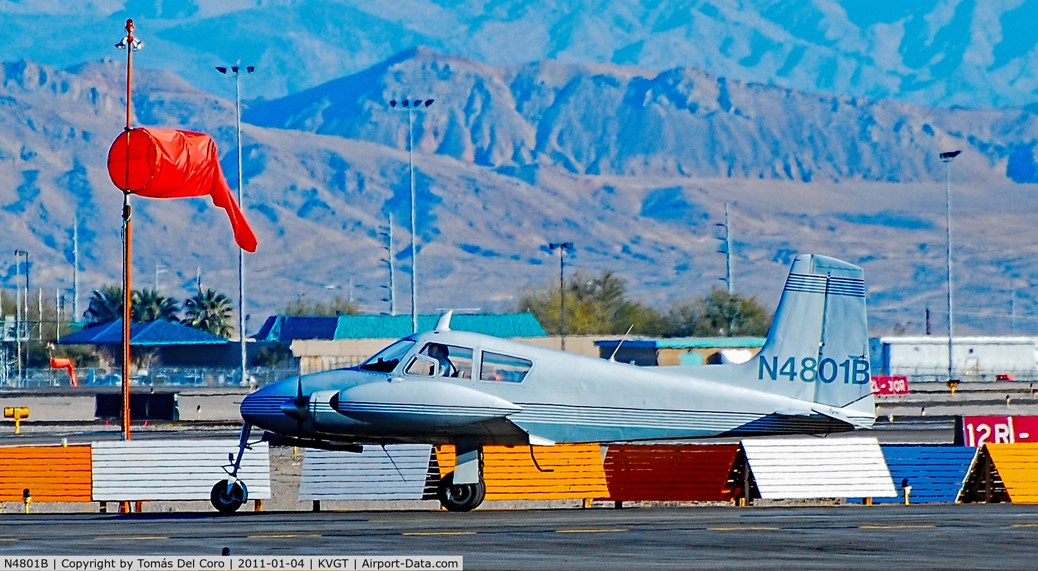 N4801B, 1955 Cessna 310 C/N 35101, N4801B  1955 Cessna 310 C/N 35101 - North Las Vegas Airport (IATA: VGT, ICAO: KVGT, FAA LID: VGT)
Photo: Tomas Del Coro
January 4, 2011