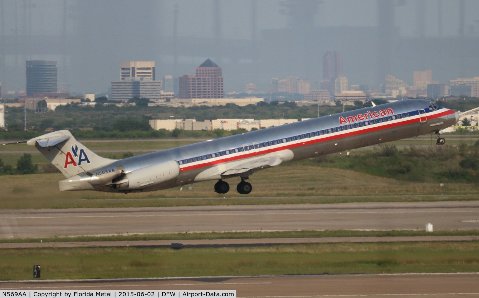 N569AA, 1987 McDonnell Douglas MD-83 (DC-9-83) C/N 49351, American