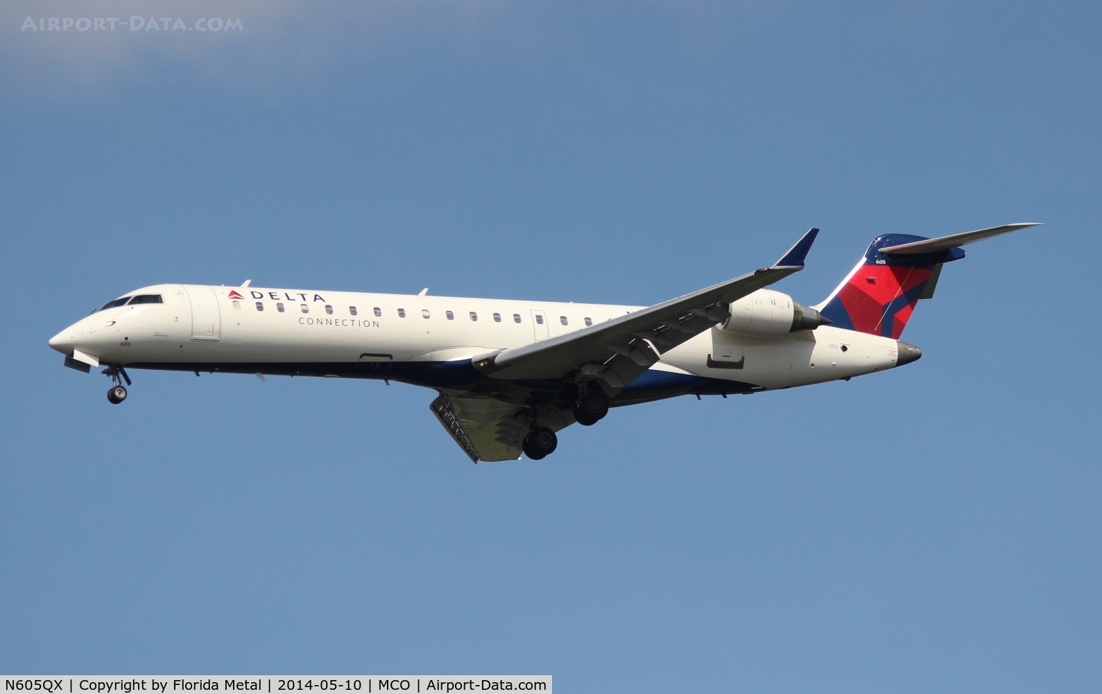 N605QX, 2002 Bombardier CRJ-701 (CL-600-2C10) Regional Jet C/N 10022, Delta Connection