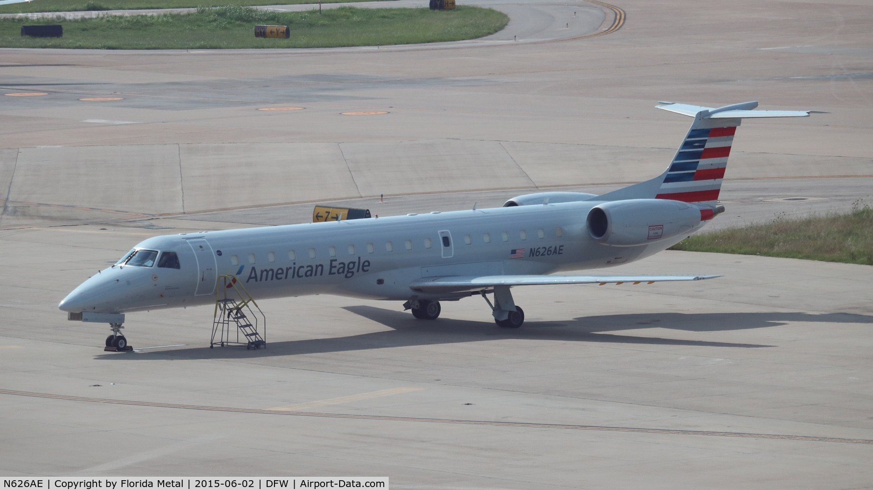 N626AE, 1999 Embraer ERJ-145LR (EMB-145LR) C/N 145117, American Eagle