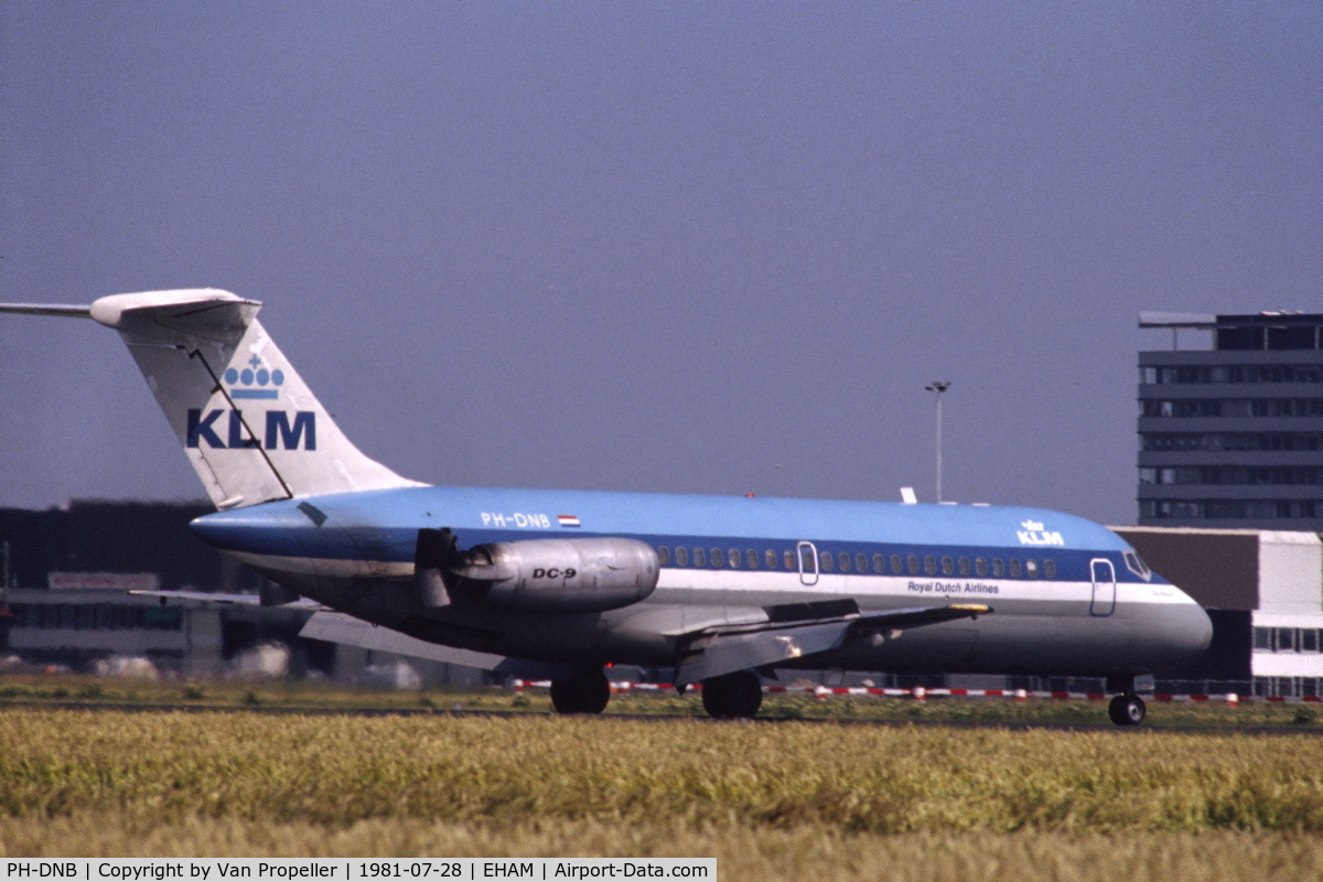PH-DNB, 1965 Douglas DC-9-15 C/N 45719, KLM Douglas DC-9-15 landing at Schiphol airport, the Netherlands