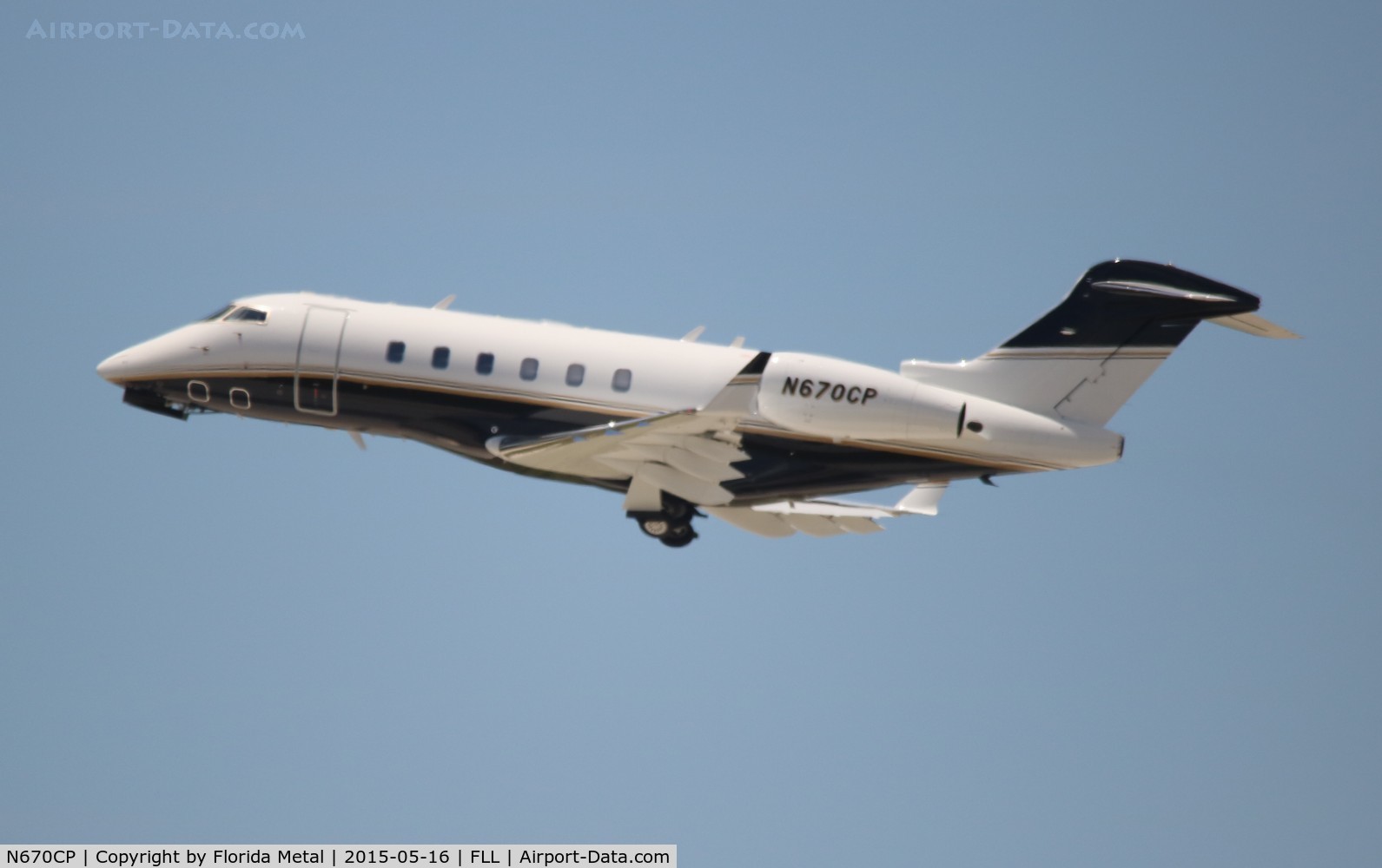 N670CP, Bombardier Challenger 300 (BD-100-1A10) C/N 20313, Challenger 300