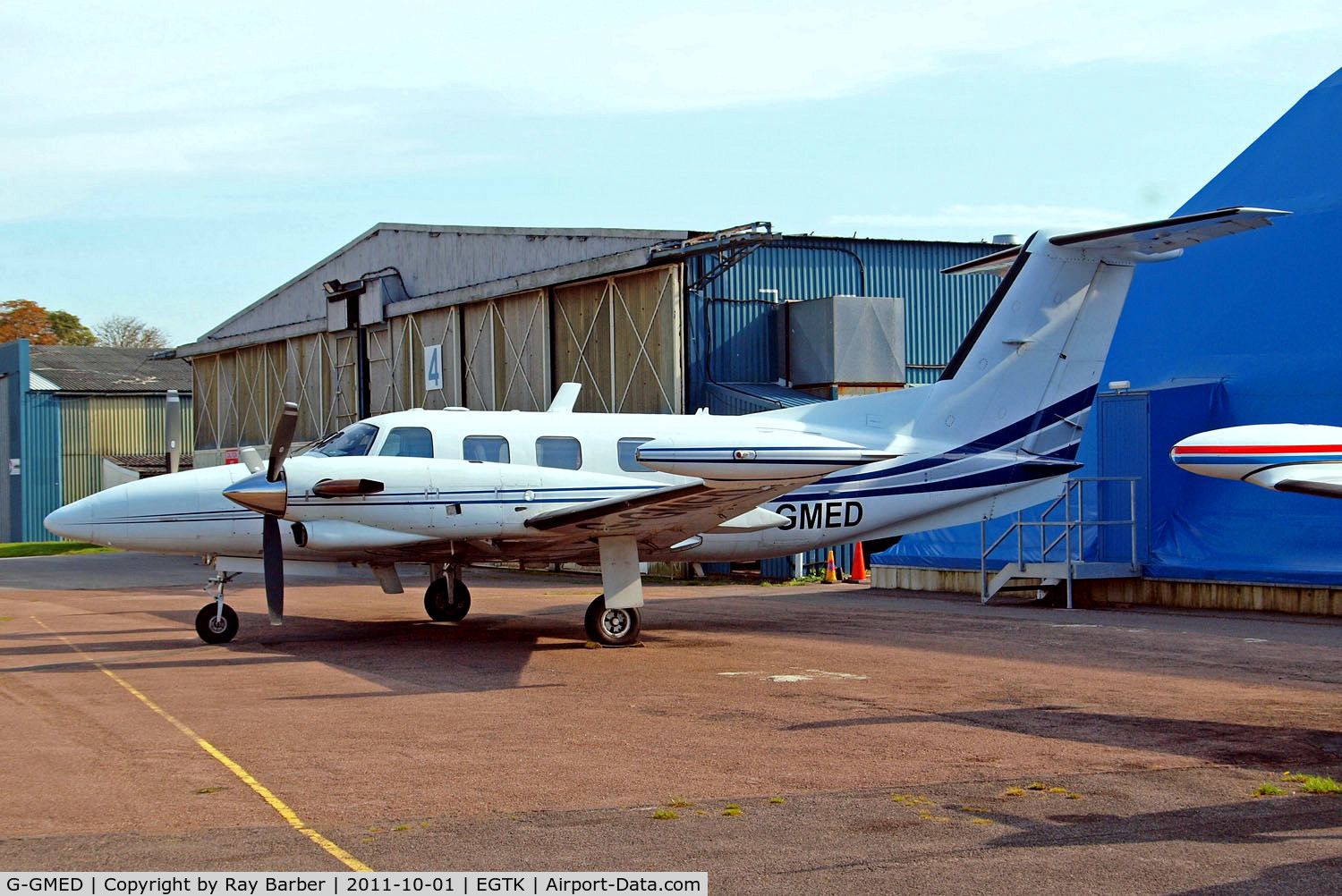 G-GMED, 1990 Piper PA-42-720 Cheyenne III C/N 42-5501050, Piper PA-42-720 Cheyenne IIIA [42-5501050] (Air Medical) Oxford-Kidlington~G 01/10/2011