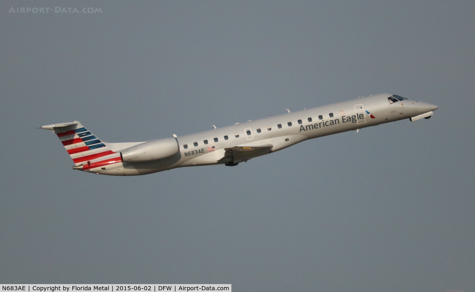 N683AE, 2004 Embraer ERJ-145LR (EMB-145LR) C/N 14500833, American Eagle