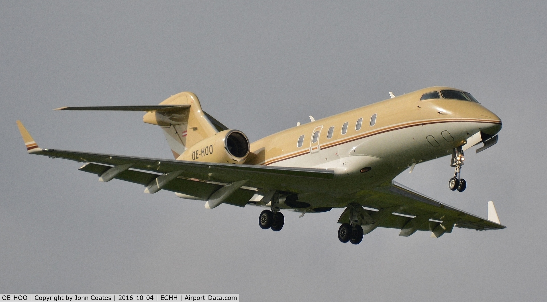 OE-HOO, 2005 Bombardier Challenger 300 (BD-100-1A10) C/N 20079, Finals to 08