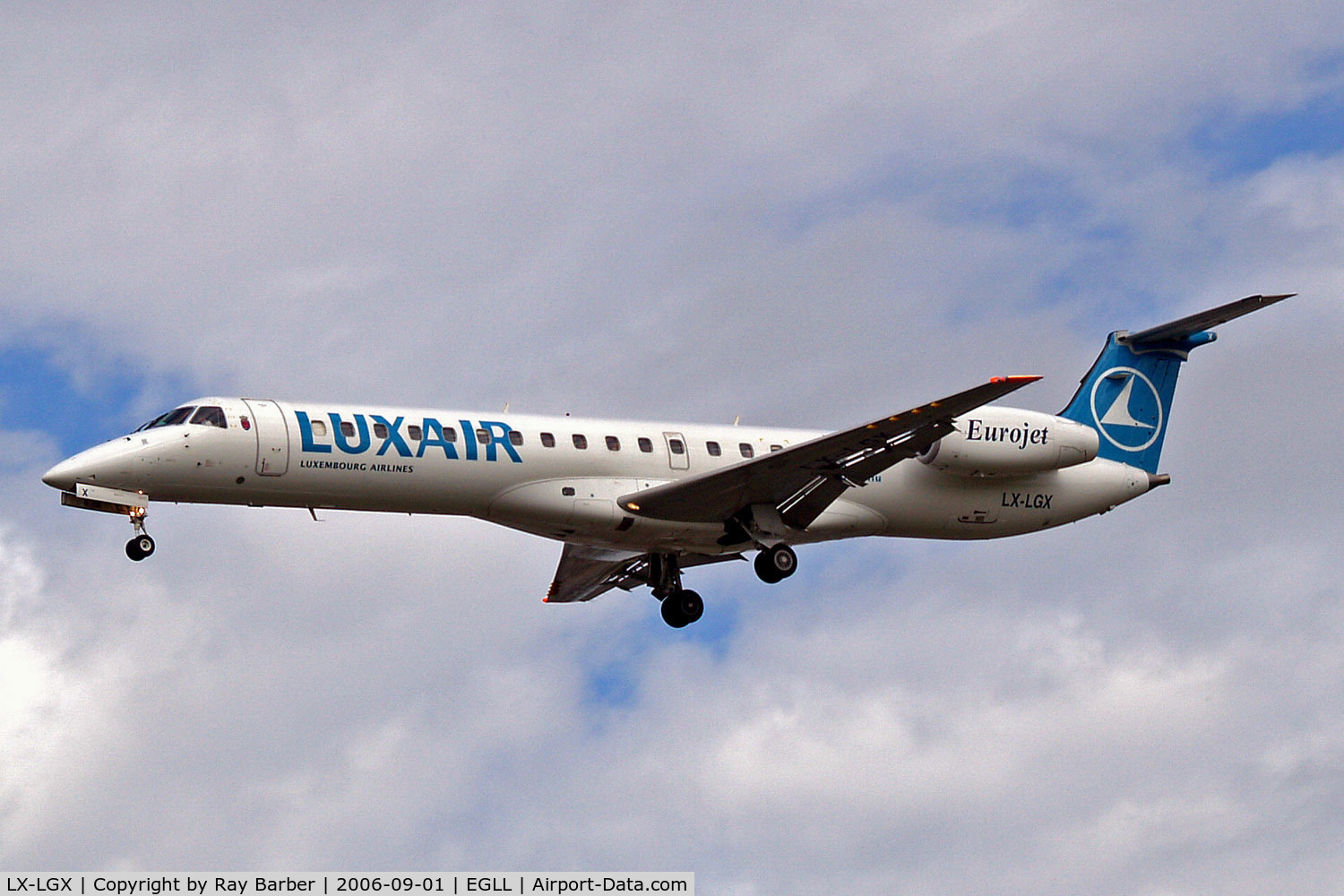 LX-LGX, 1999 Embraer EMB-145LU (ERJ-145LU) C/N 145147, Embraer ERJ-145LU [145147] (Luxair) Heathrow~G 01/09/2006. On finals 27L.