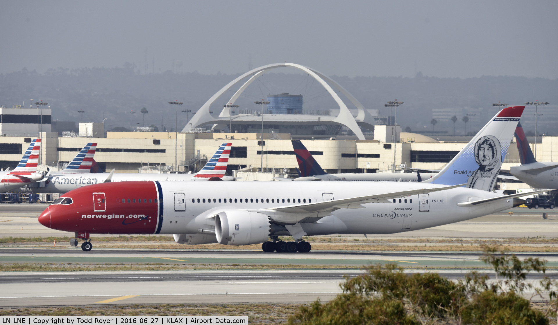 LN-LNE, 2014 Boeing 787-8 Dreamliner C/N 34796, Arriving at LAX