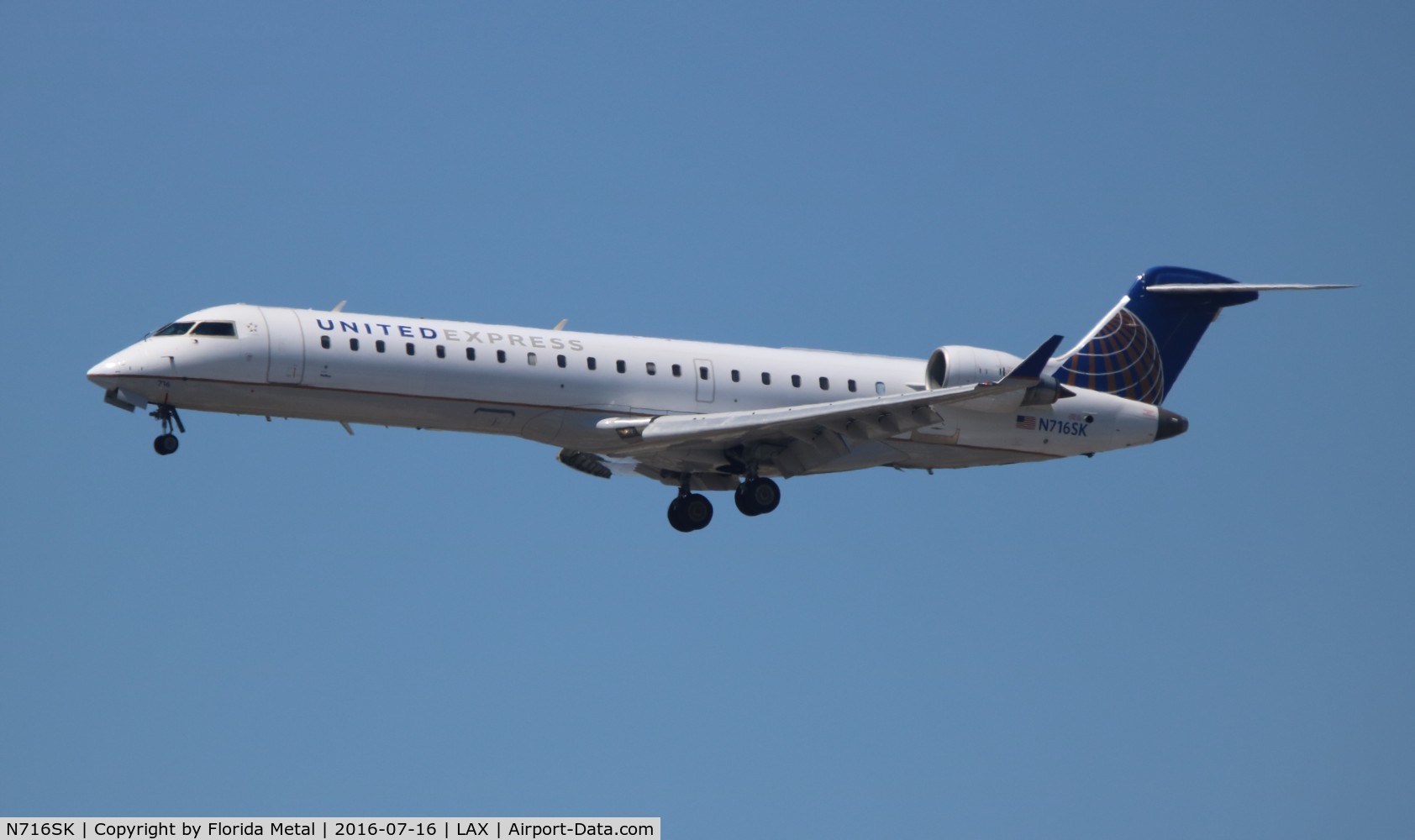 N716SK, 2004 Bombardier CRJ-701ER (CL-600-2C10) Regional Jet C/N 10180, United Express