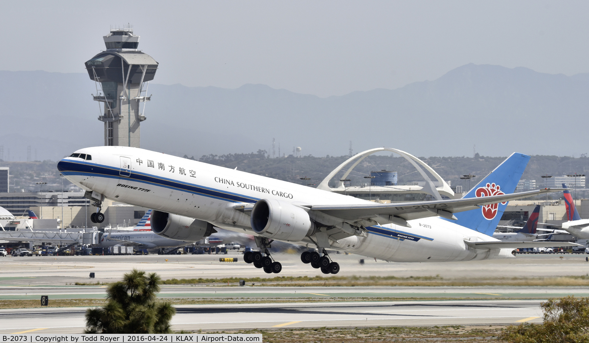 B-2073, 2009 Boeing 777-F1B C/N 37311, Departing LAX