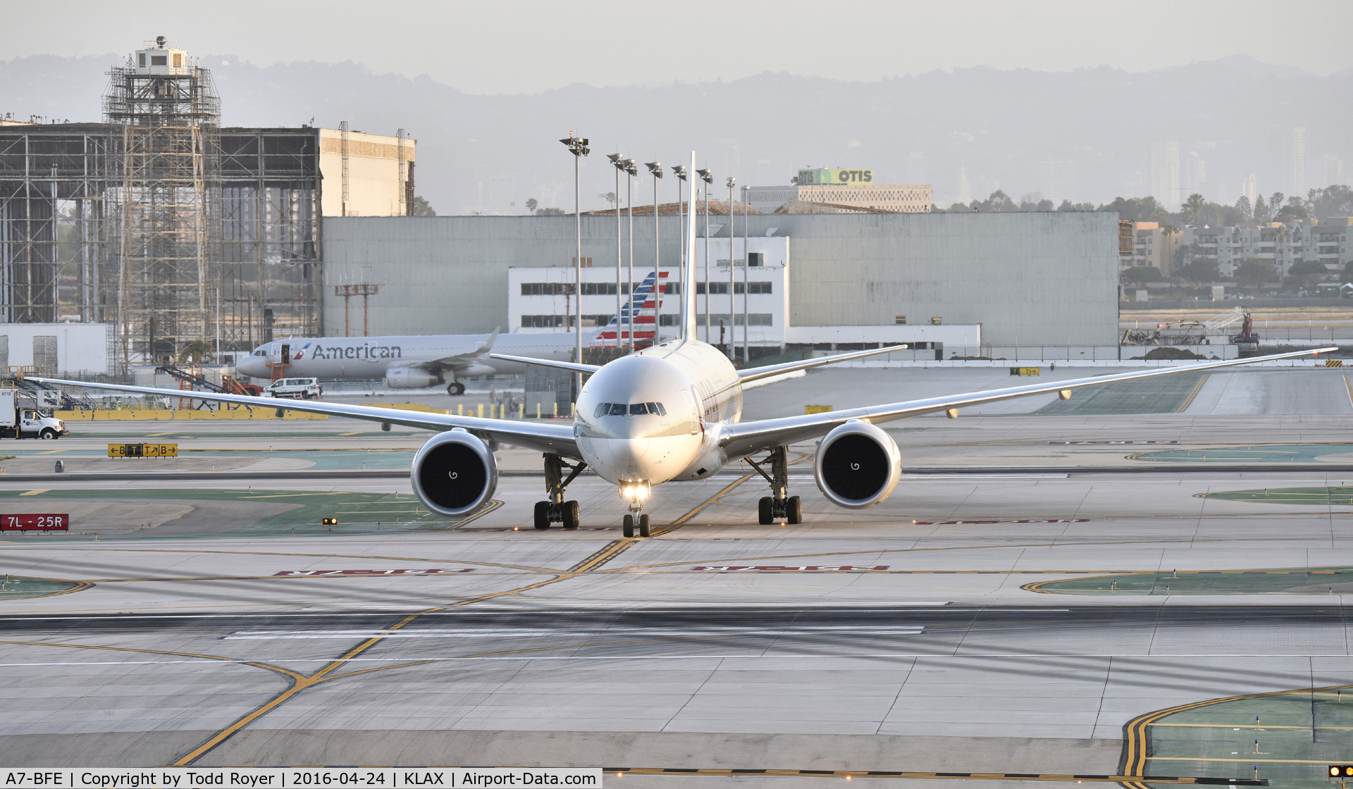 A7-BFE, 2013 Boeing 777-FDZ C/N 39644, Taxiing at LAX