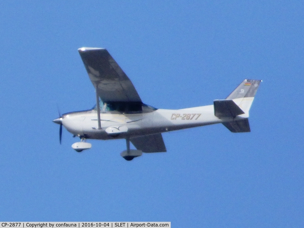 CP-2877, 1980 Cessna R172K Hawk XP C/N R1723418, Leaving at El Trompillo, in 2016 with new paint