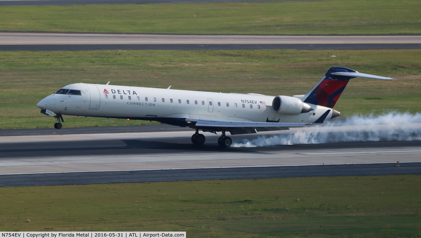 N754EV, 2004 Bombardier CRJ-701 (CL-600-2C10) Regional Jet C/N 10173, Delta Connection