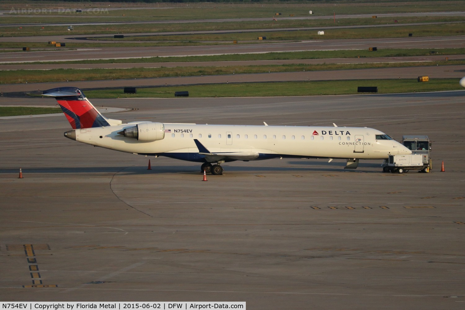 N754EV, 2004 Bombardier CRJ-701 (CL-600-2C10) Regional Jet C/N 10173, Delta Connection