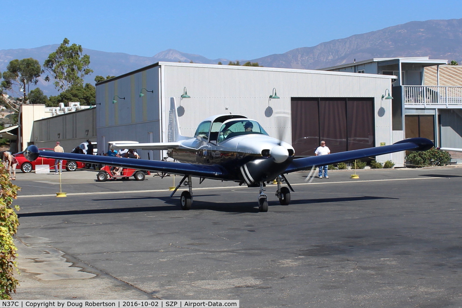 N37C, 1950 Ryan Navion B C/N NAV-4-2184B, 1950 Ryan NAVION B, Continental IO-550 300 Hp upgrade, taxi to Fuel Dock