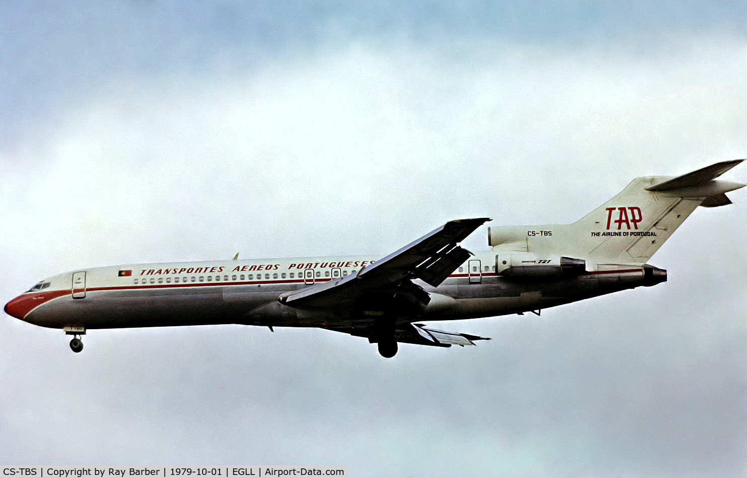 CS-TBS, 1974 Boeing 727-282 C/N 20973, Boeing 727-282 [20973] (TAP-Transportes Aereos Portugueses)  01/10/1979. From a slide. On finals 28L.