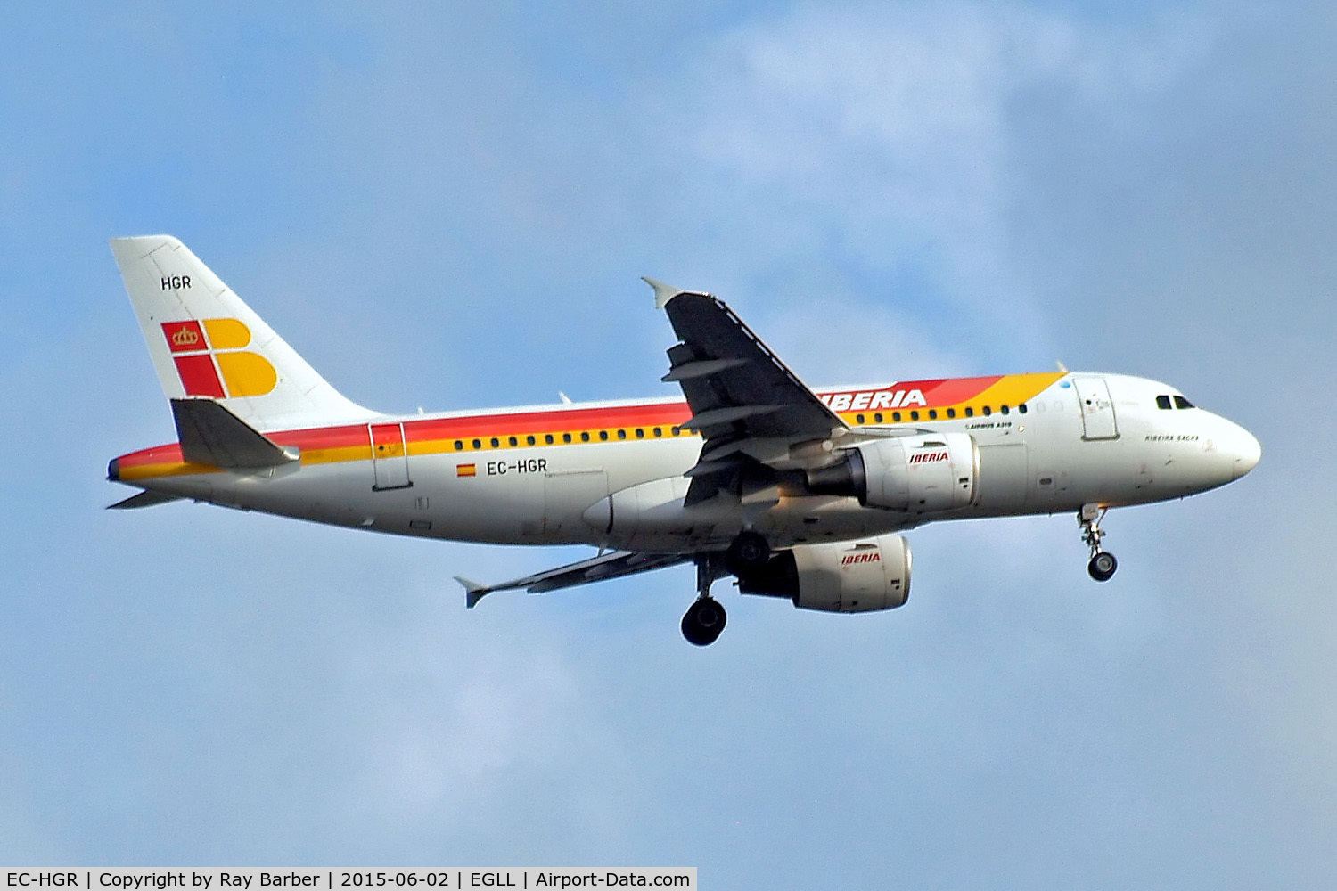 EC-HGR, 1999 Airbus A319-111 C/N 1154, Airbus A319-111 [1154] (Iberia) Home~G 02/06/2015. On approach 27L.