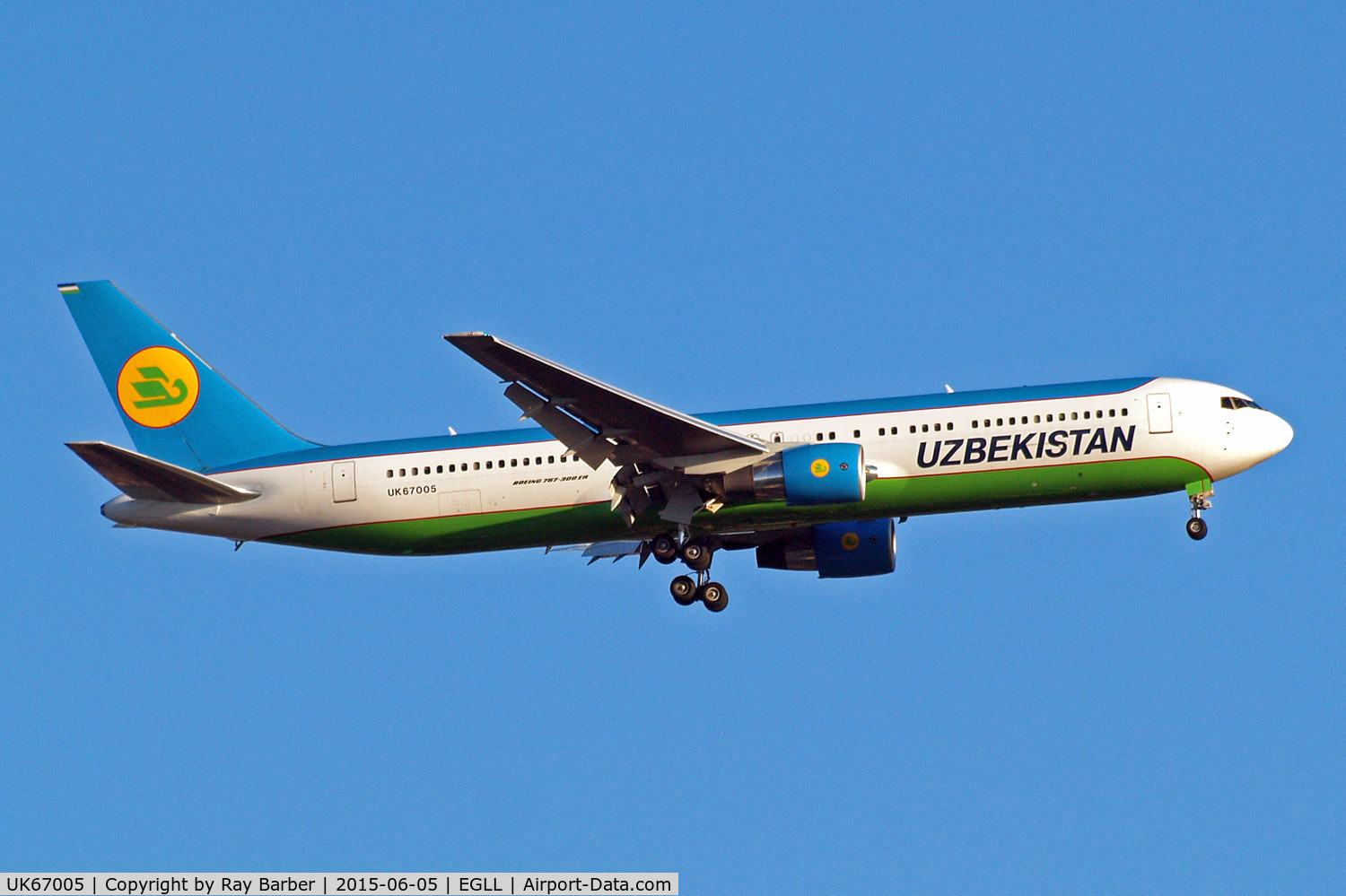 UK67005, 2013 Boeing 767-33P/ER C/N 40533, Boeing 767-33PER [40533] (Uzbekistan Airways) Home~G 05/06/2015. On approach 27L.