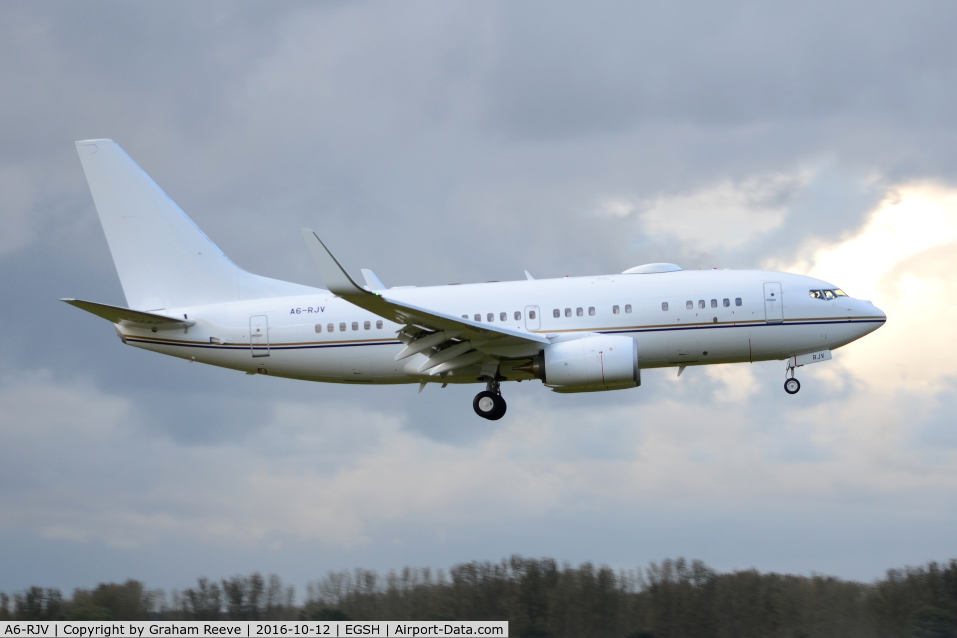 A6-RJV, Boeing 737-77W BBJ C/N 62467/5564, Landing at Norwich.