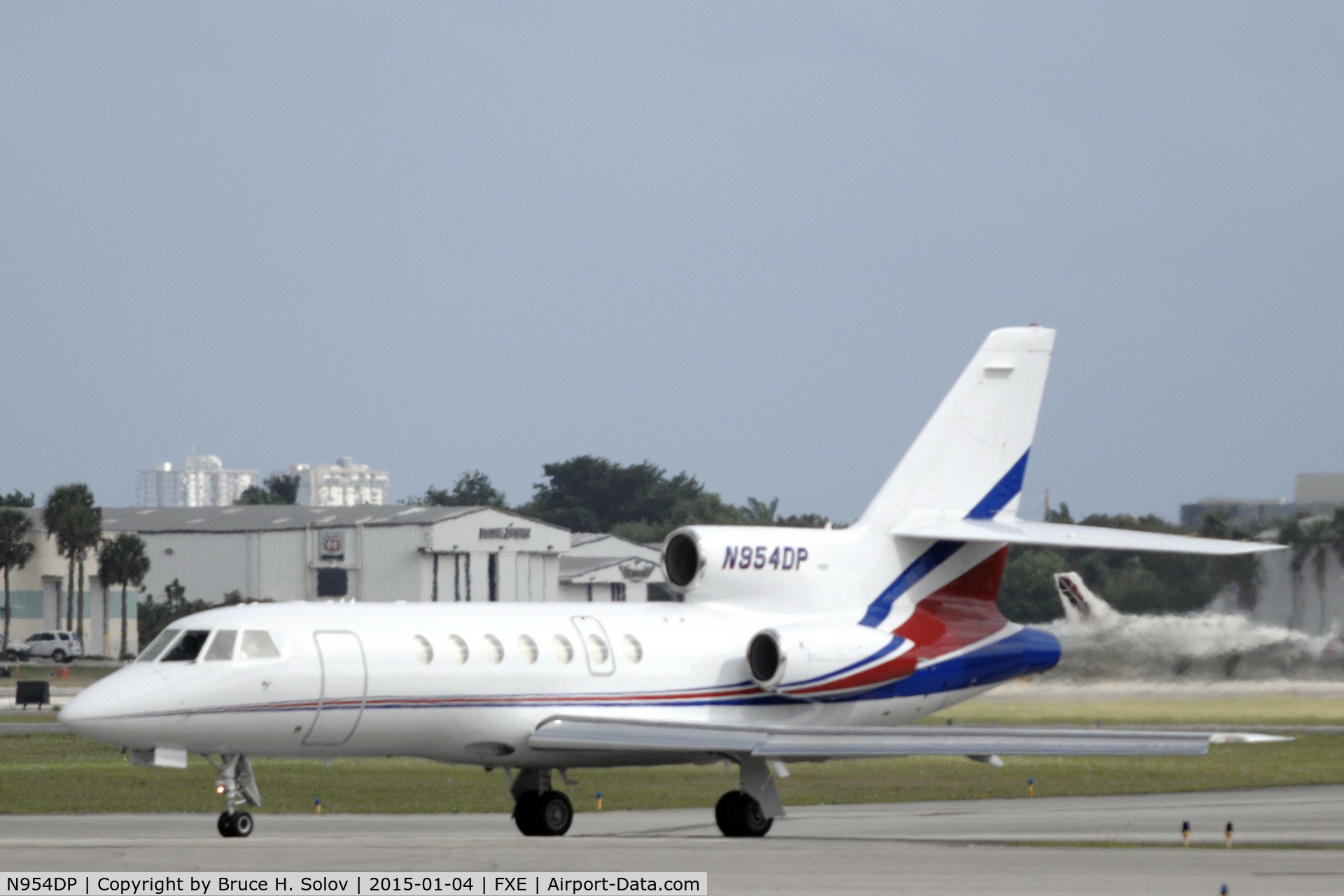 N954DP, 1981 Dassault Falcon 50 C/N 54, ready for departure