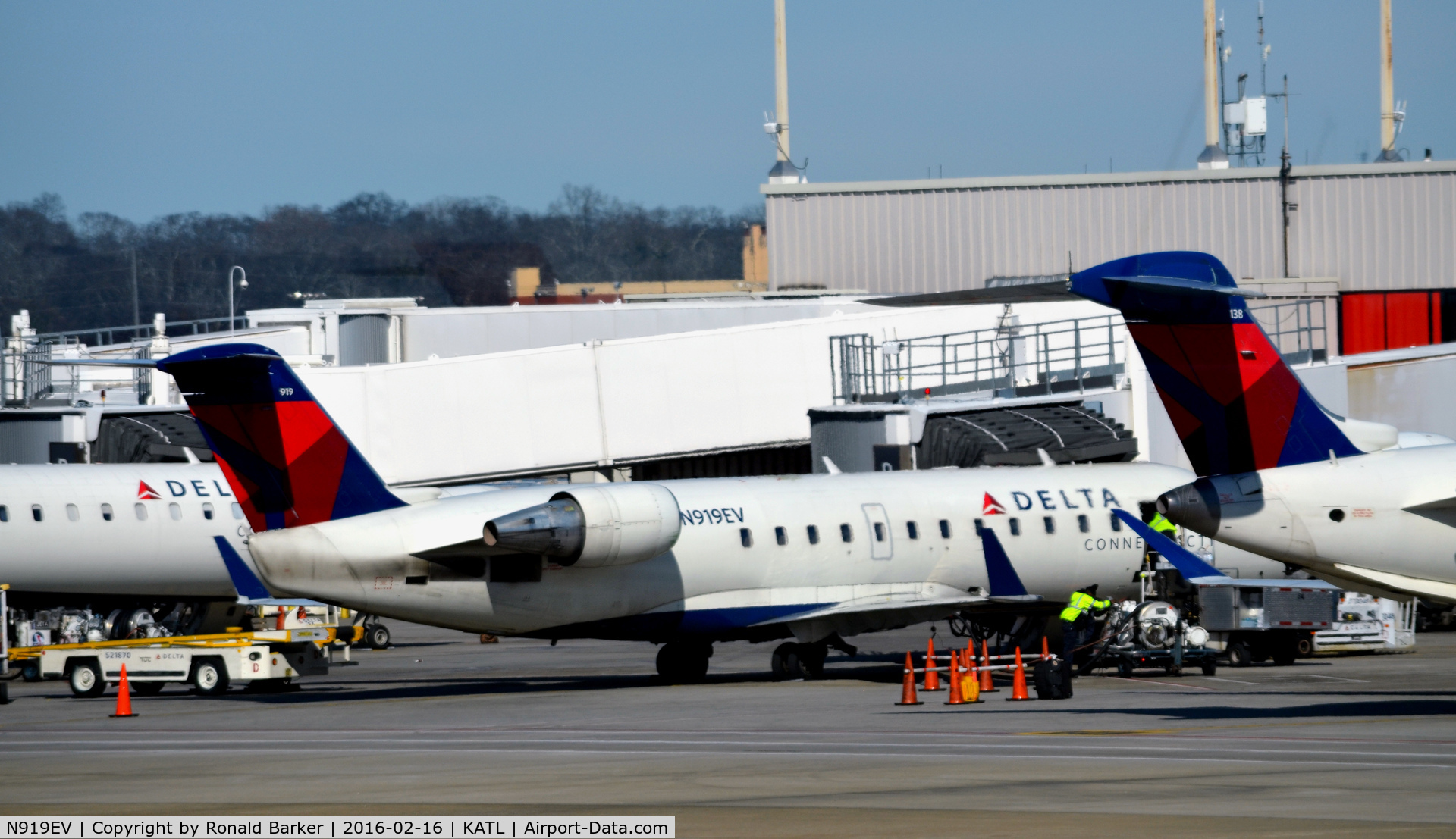 N919EV, 2003 Bombardier CRJ-200ER (CL-600-2B19) C/N 7780, At the gate Atlanta