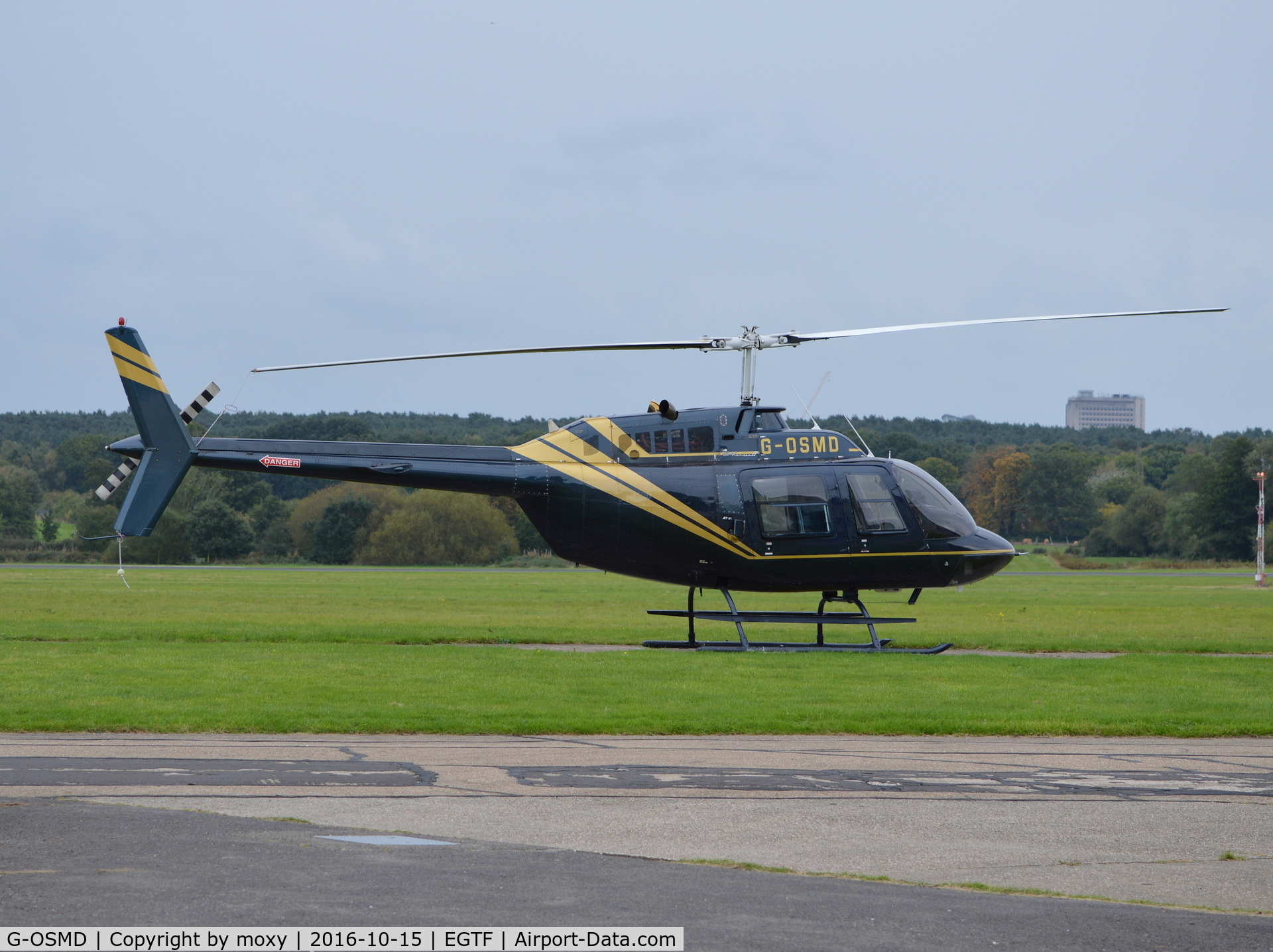 G-OSMD, 1976 Bell 206B JetRanger II C/N 2034, Bell Jet Ranger II at Fairoaks. Ex G-LTEK