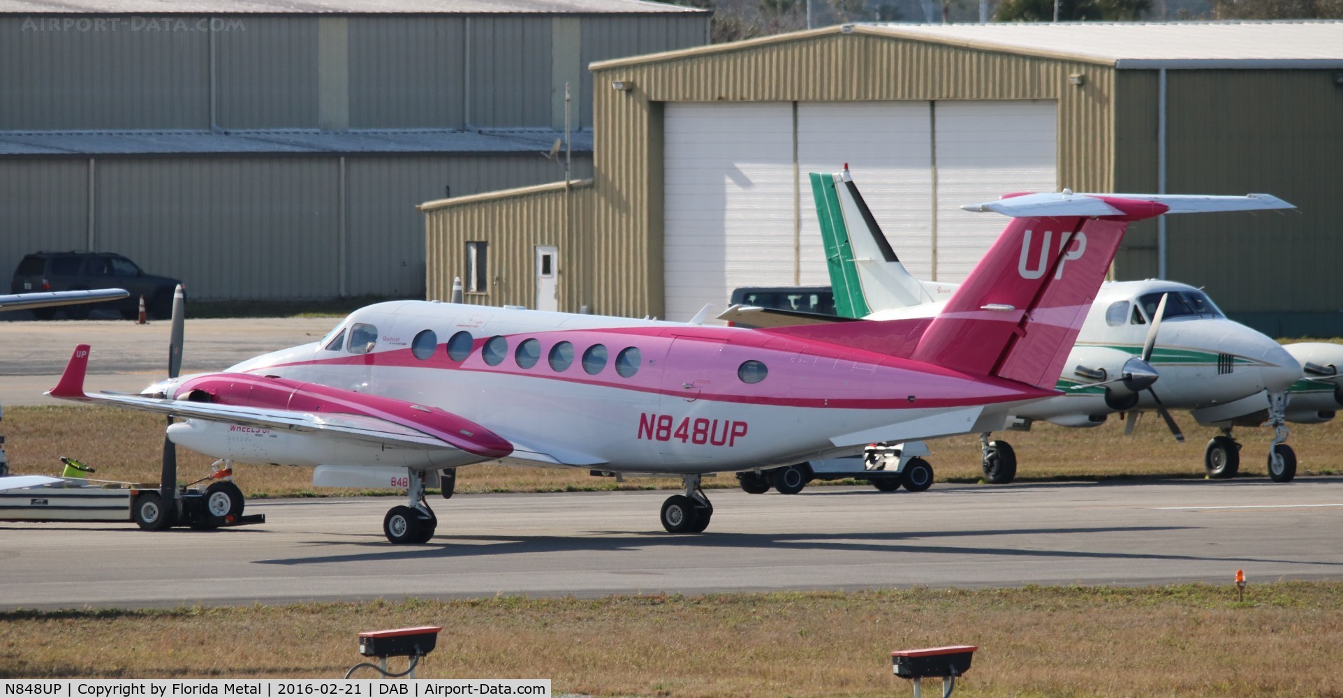 N848UP, 2015 Beechcraft 350 King Air C/N FL-1004, Wheels Up has a special painted Breast Cancer Awareness plane in pink. They are also coming out with an aqua colored one for Ovarian Cancer soon