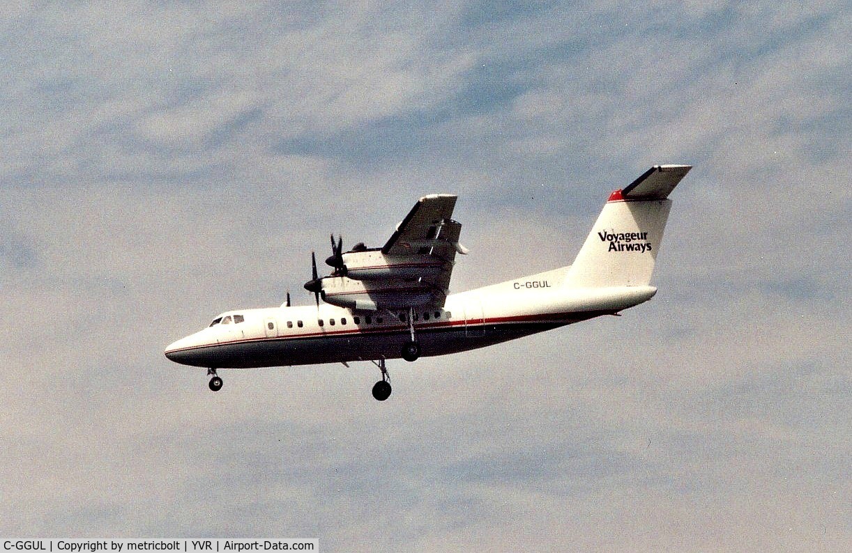 C-GGUL, 1981 De Havilland Canada DHC-7-102 Dash 7 C/N 70, in 2005