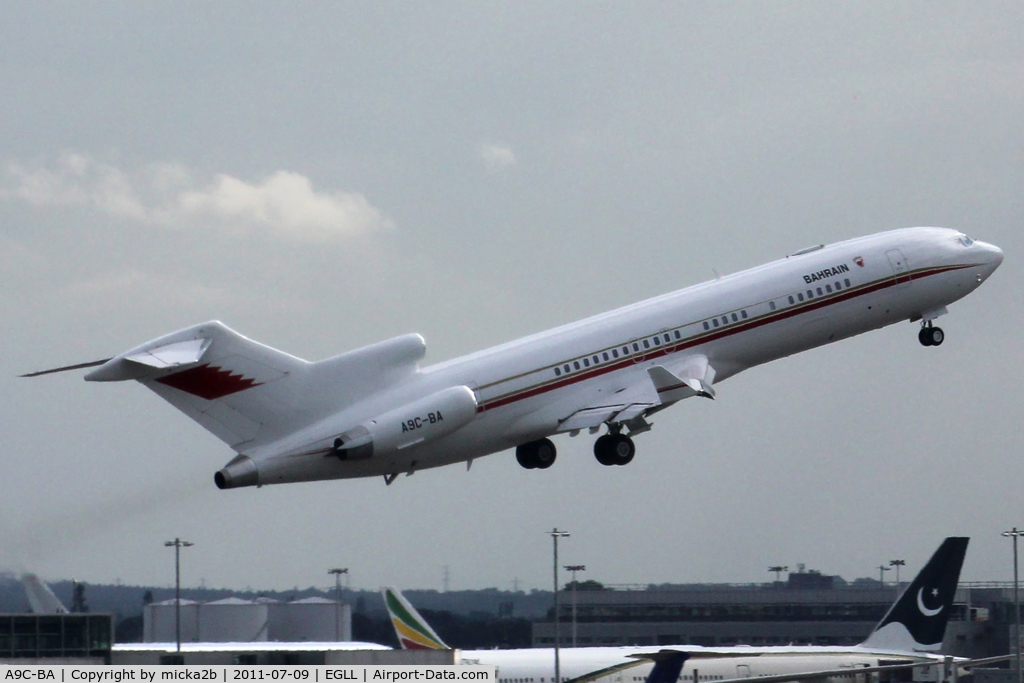 A9C-BA, 1980 Boeing 727-2M7 C/N 21824, Take off