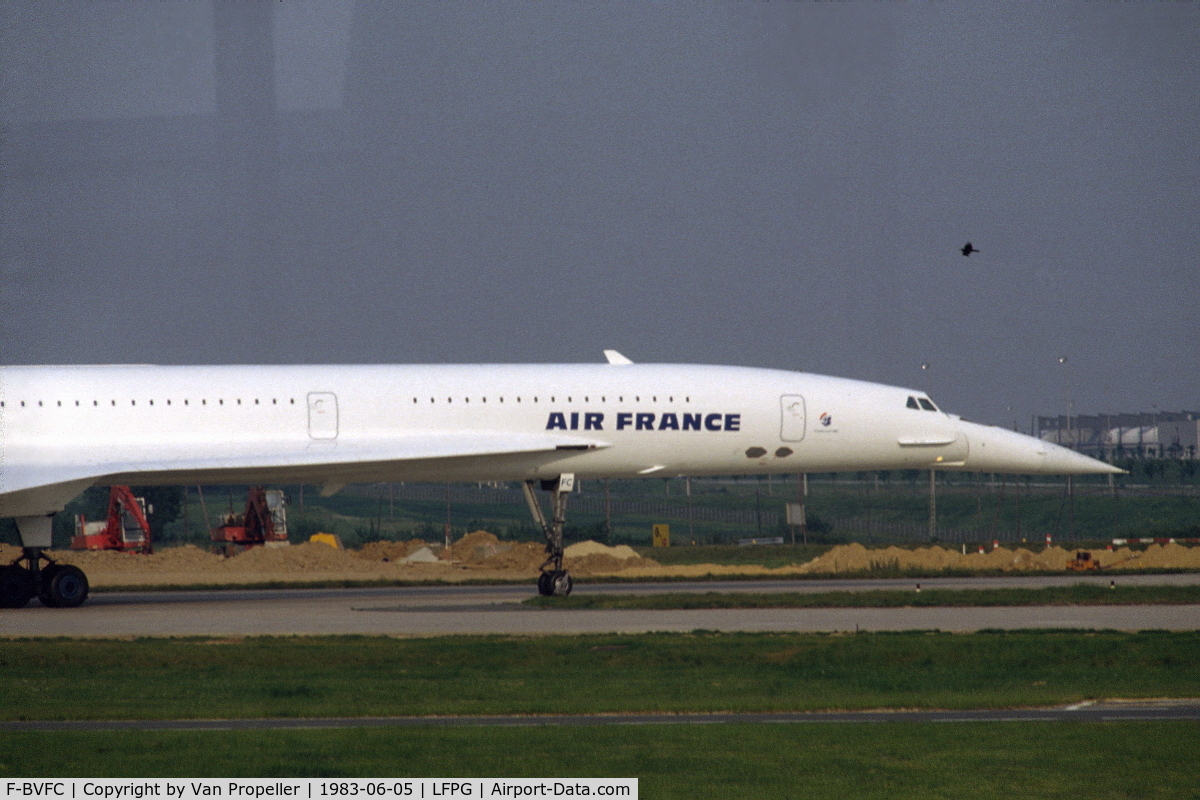 F-BVFC, 1976 Aerospatiale-BAC Concorde 101 C/N 9, Air France Concorde taxiing at Paris' Charles de Gaulle airport, 1983