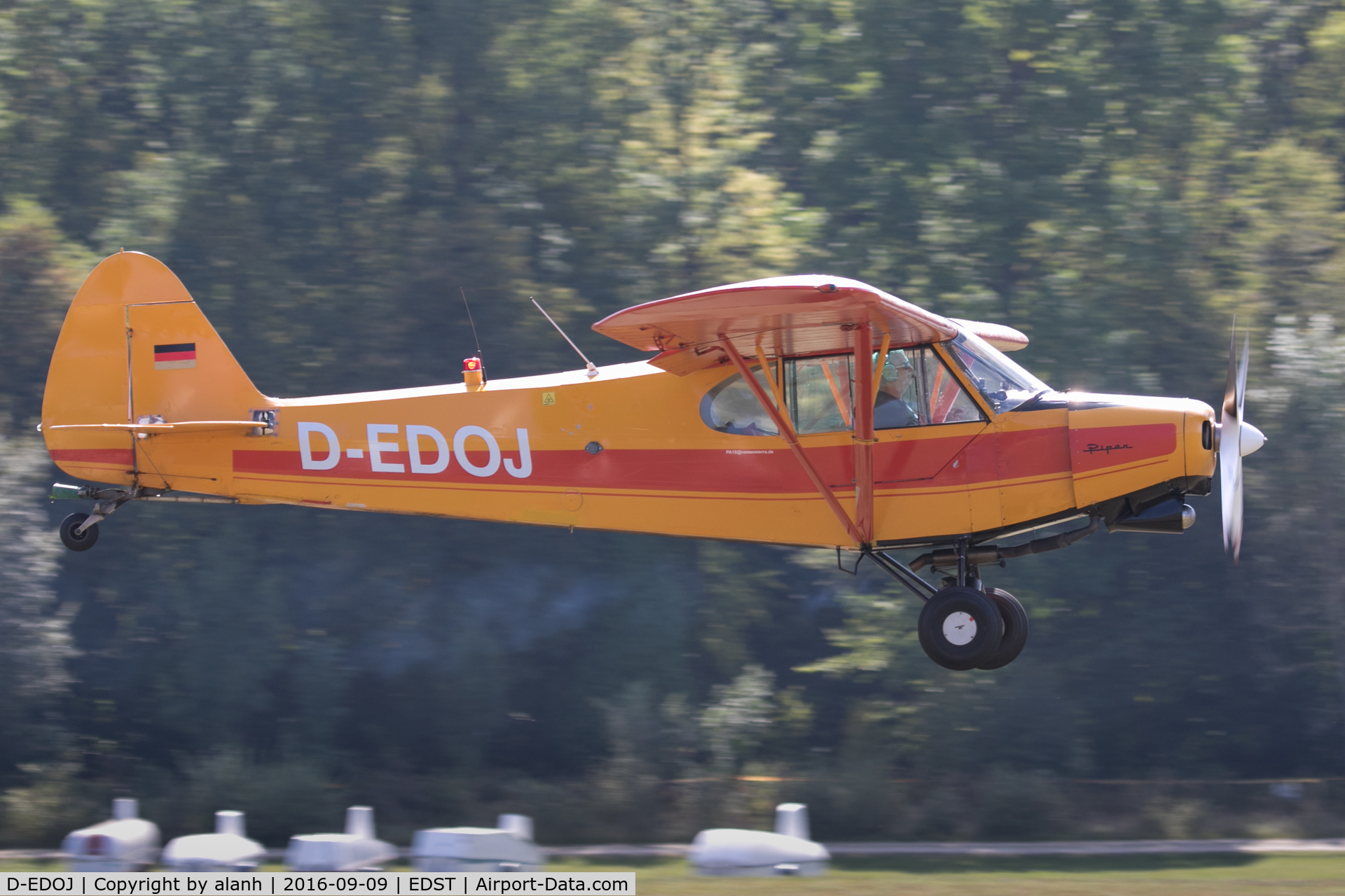 D-EDOJ, 1962 Piper PA 18-150 Super Cub C/N 18-7803, Arriving at the 2016 Hahnweide Oldtimer Fliegertreffen