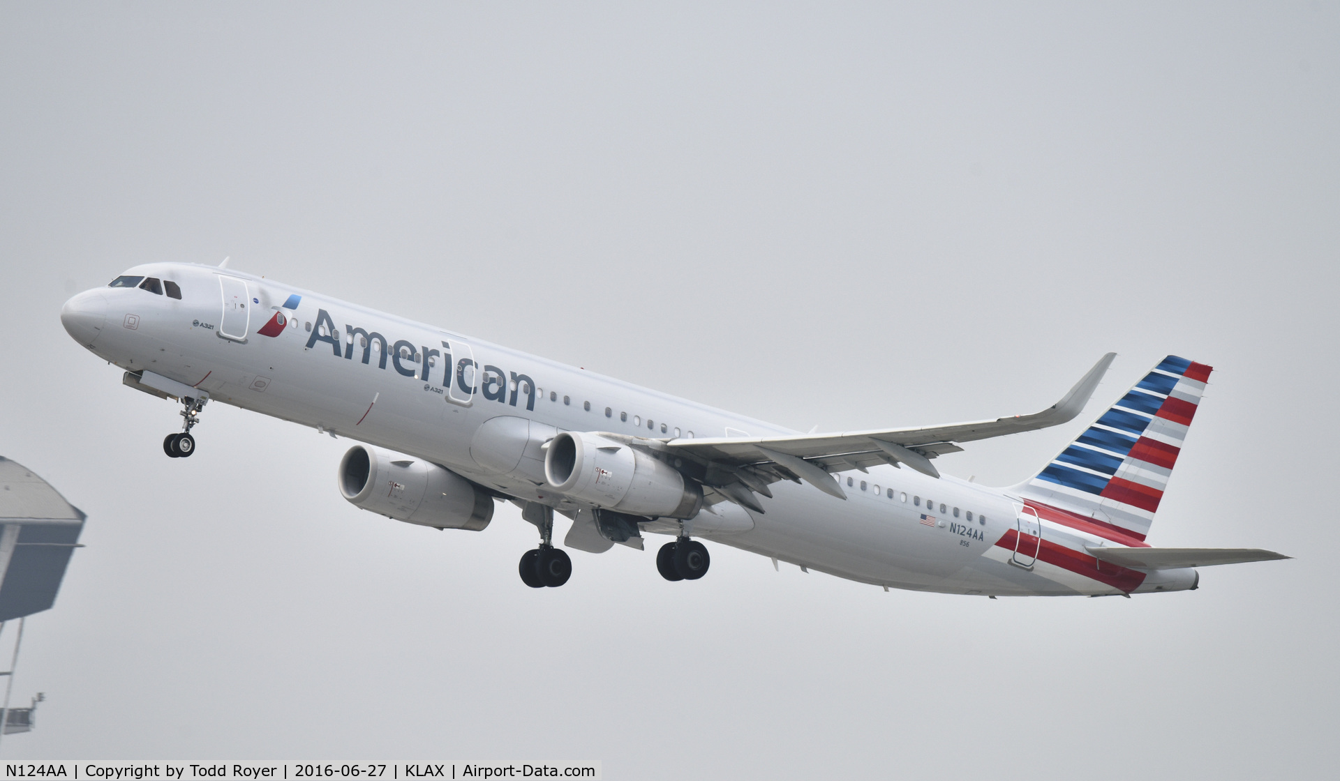 N124AA, 2014 Airbus A321-231 C/N 6271, Departing LAX