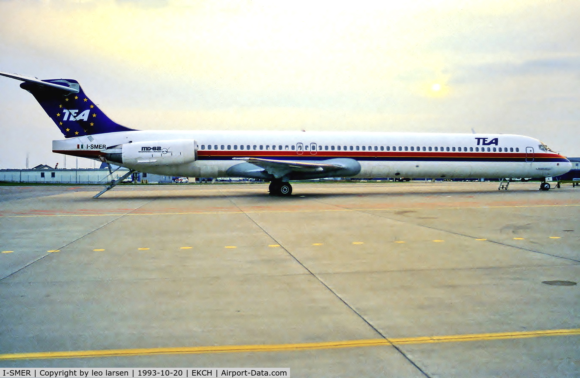 I-SMER, 1990 McDonnell Douglas MD-82 (DC-9-82) C/N 49901, Copenhagen 20.10.93 .TEA Italy Lease duing
1993