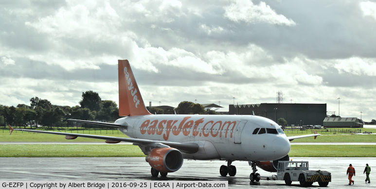G-EZFP, 2009 Airbus A319-111 C/N 4087, Push-out before departure to Glasgow.