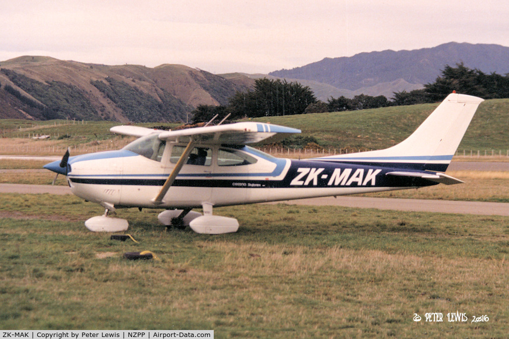 ZK-MAK, Cessna 182P Skylane C/N 18265089, Paraparaumu Flight Training Ltd.  1989