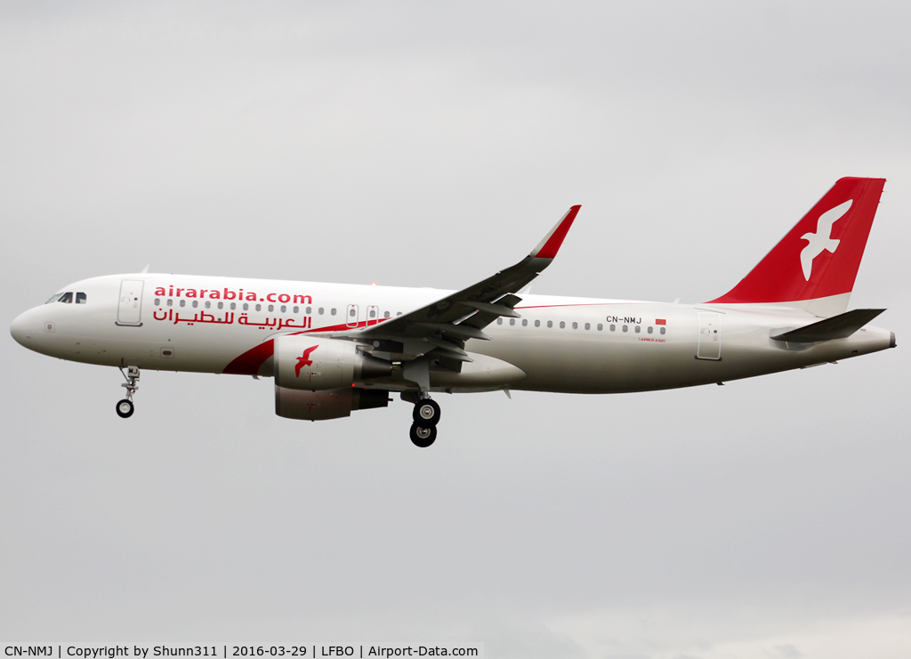 CN-NMJ, 2015 Airbus A320-214 C/N 6896, Landing rwy 32L