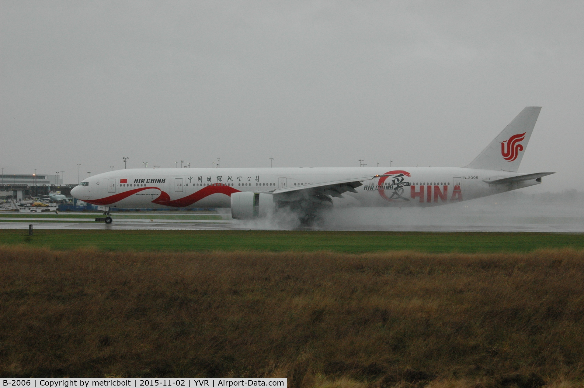 B-2006, 2014 Boeing 777-39L/ER C/N 44931, Rainy day arrival in Vancouver