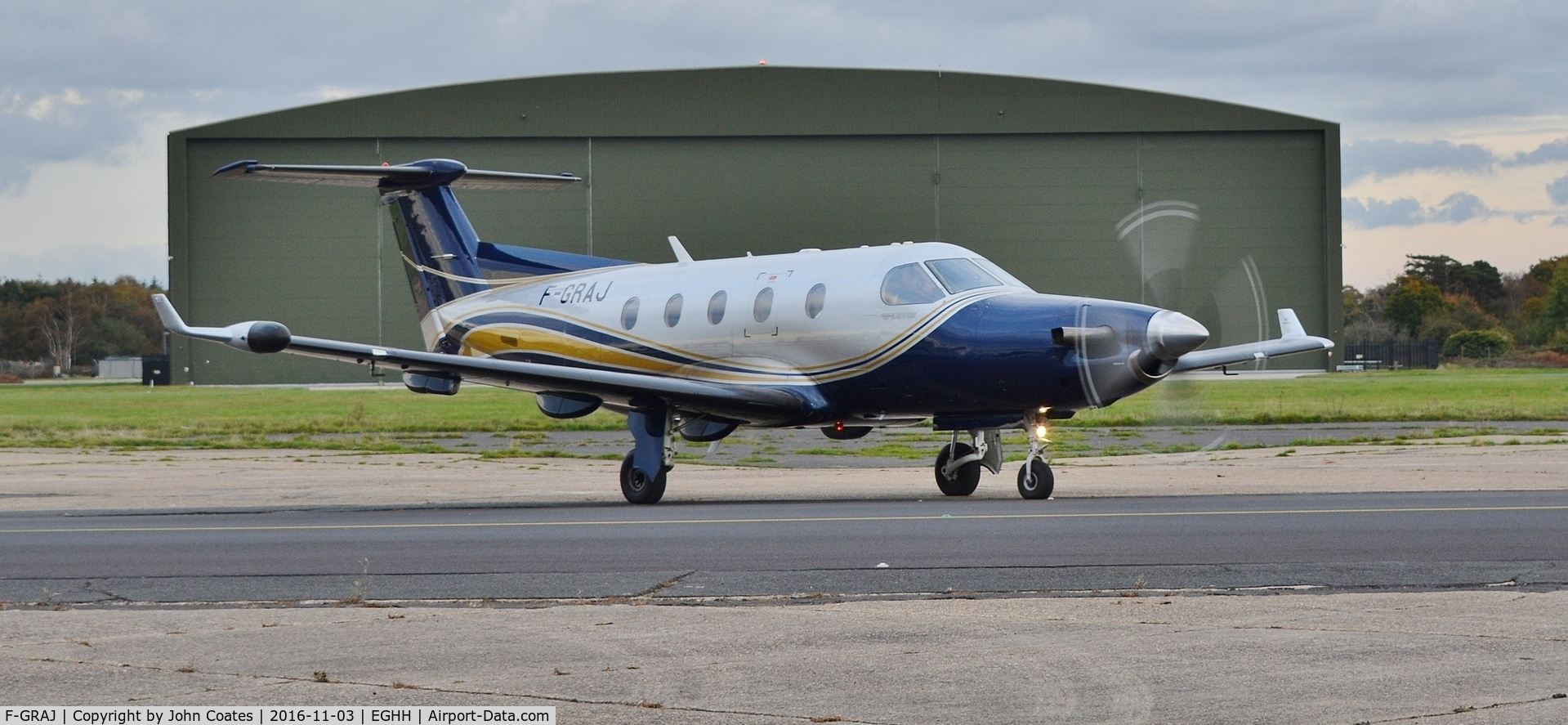 F-GRAJ, 2001 Pilatus PC-12/45 C/N 406, Taxiing from Airtime