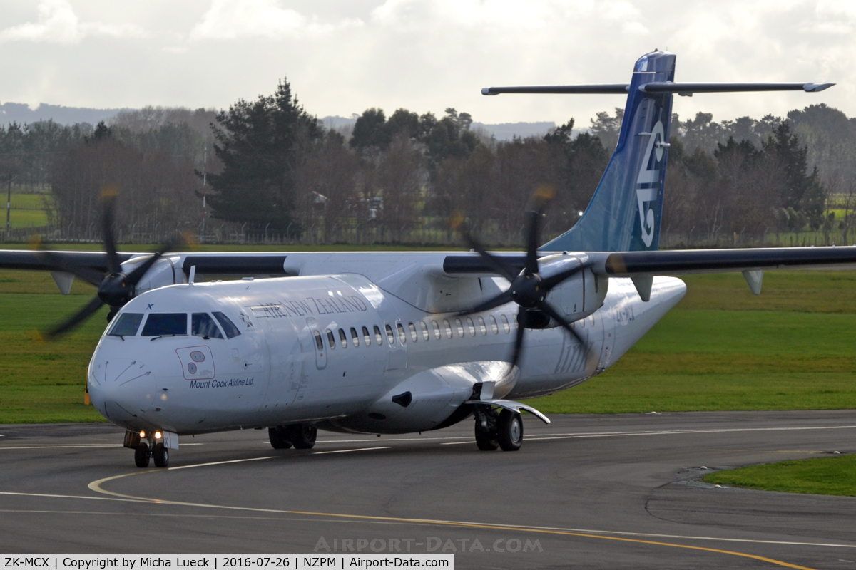 ZK-MCX, 2002 ATR 72-212A C/N 687, At Palmerston North