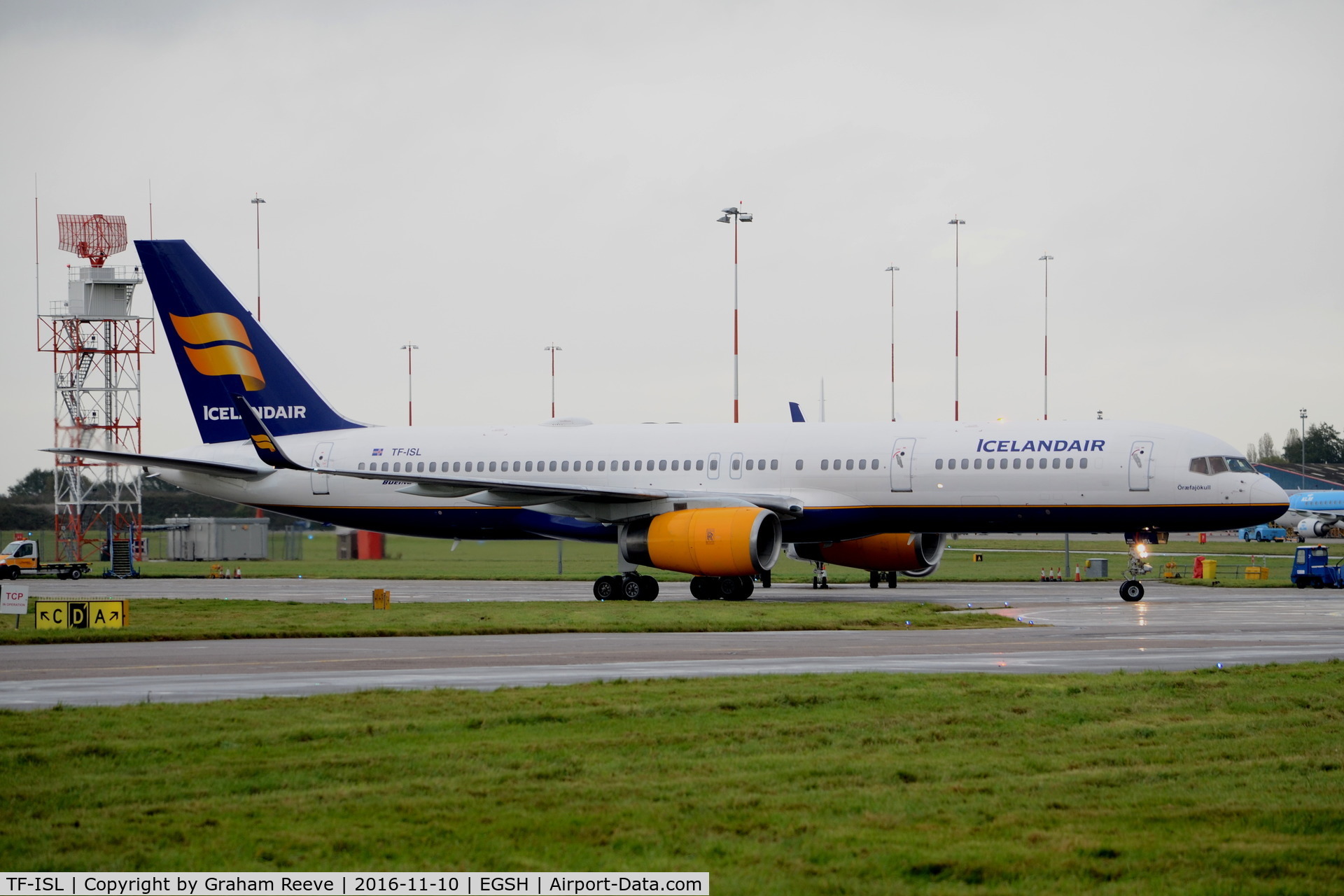TF-ISL, 1991 Boeing 757-223 C/N 25295, Just landed at Norwich.