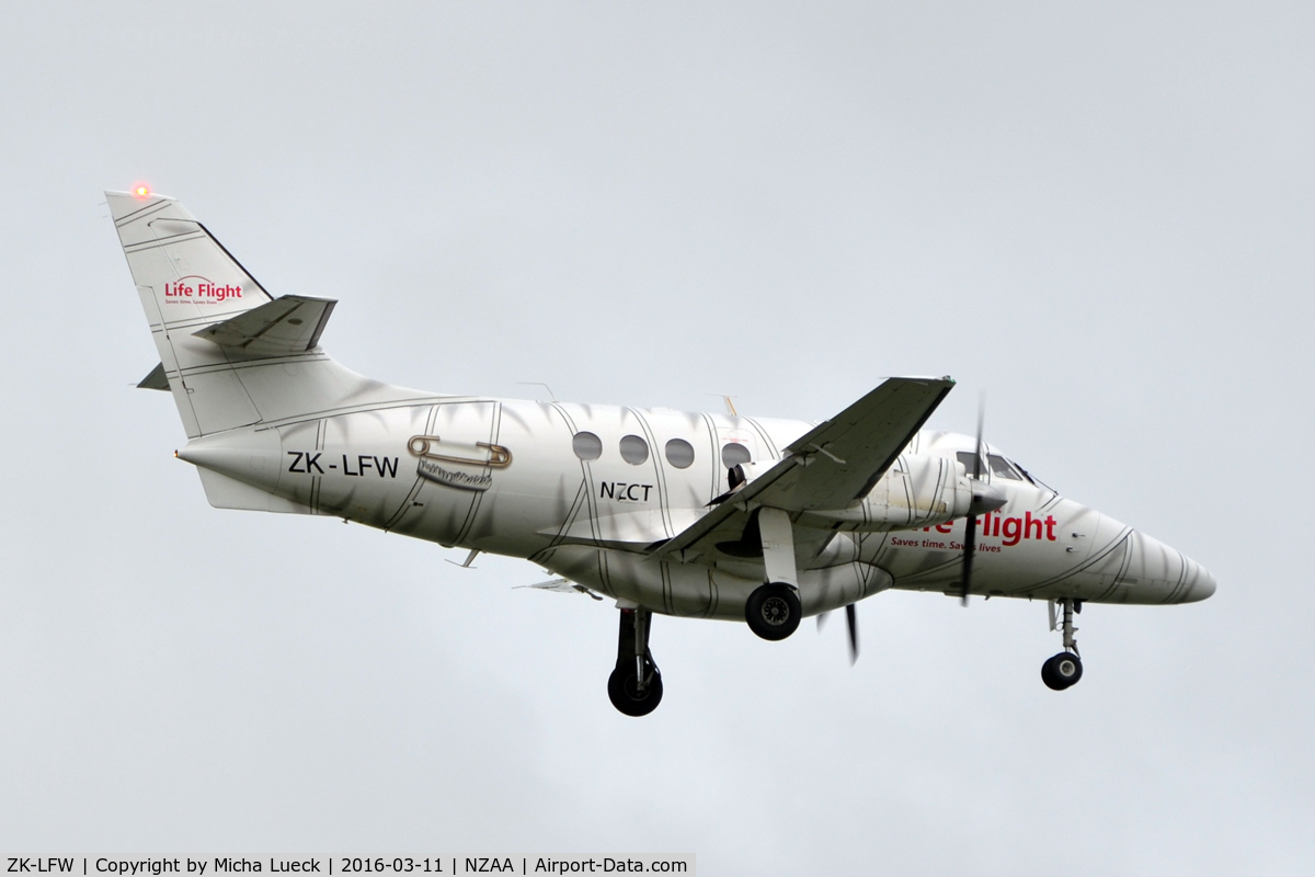 ZK-LFW, 1992 British Aerospace BAe-3201 Jetstream 32 C/N 976, At Auckland