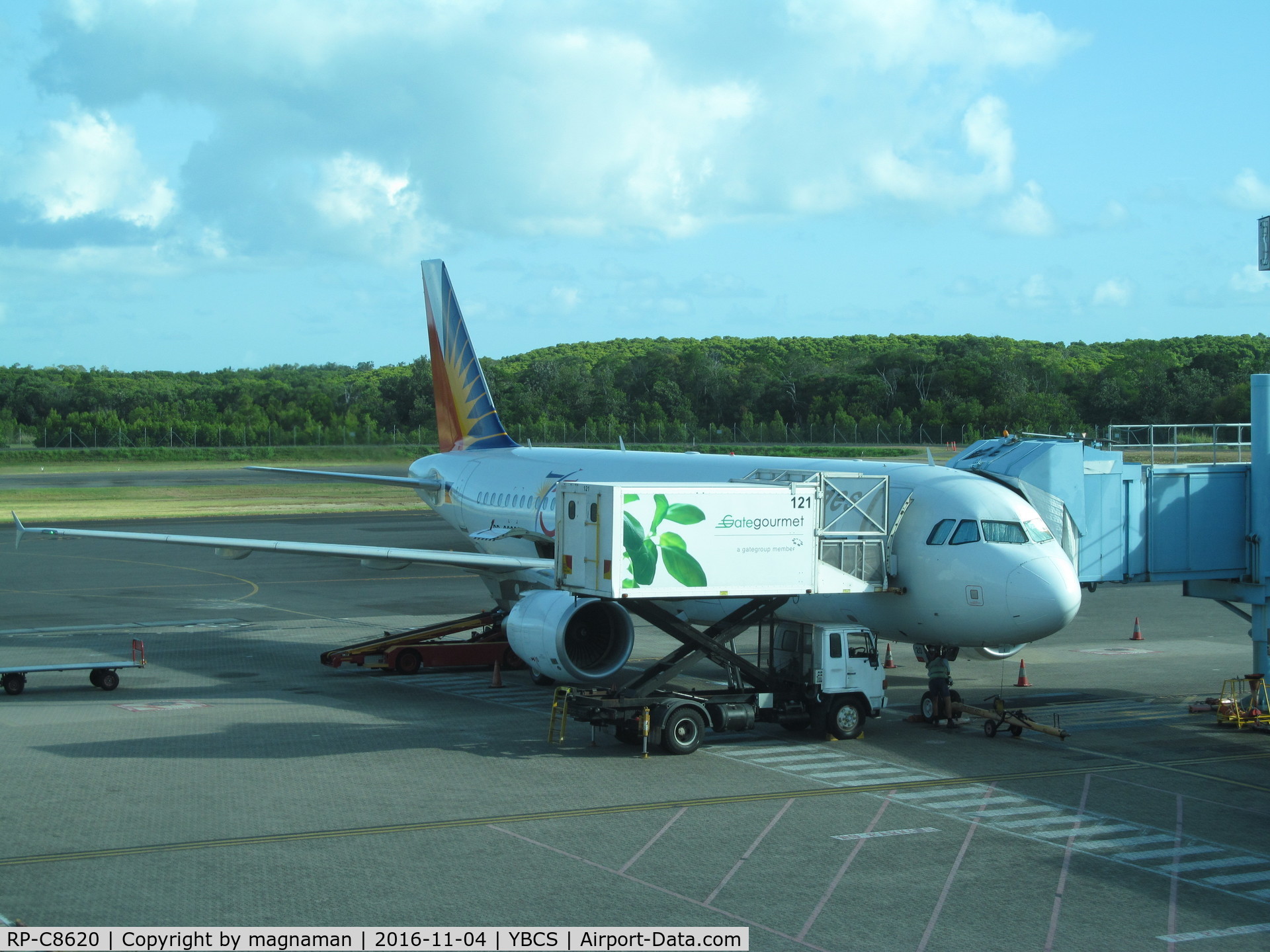 RP-C8620, 2012 Airbus A320-214 C/N 5371, at cairns on stopover en-route to AKL