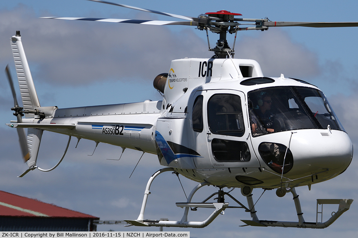 ZK-ICR, 2007 Eurocopter AS-350B-2 Ecureuil Ecureuil C/N 4225, assisting with the relief effort in Kaikoura after the 7.5 earthquake on Mon 13th left the place completely cut off.