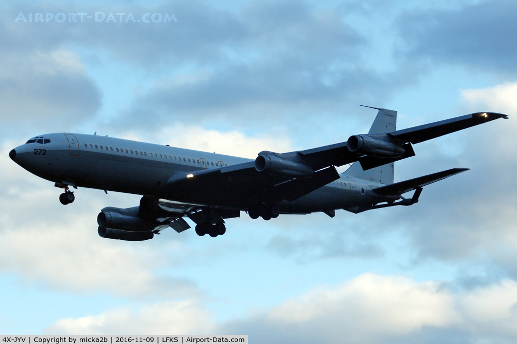 272, 1975 Boeing 707-3L6C C/N 21096, Landing