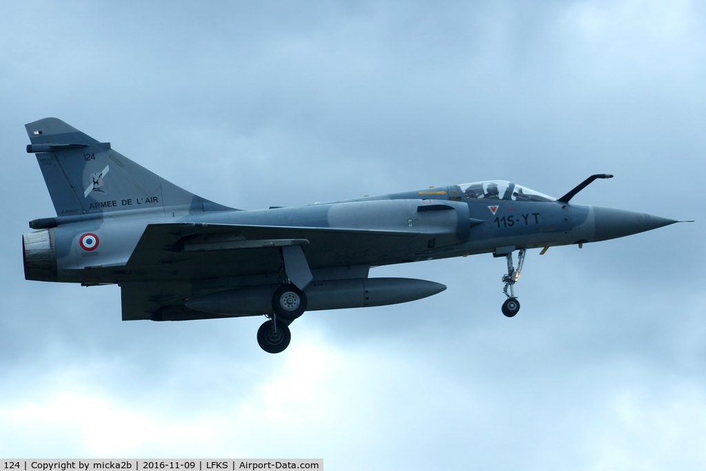 124, Dassault Mirage 2000C C/N 12, Landing