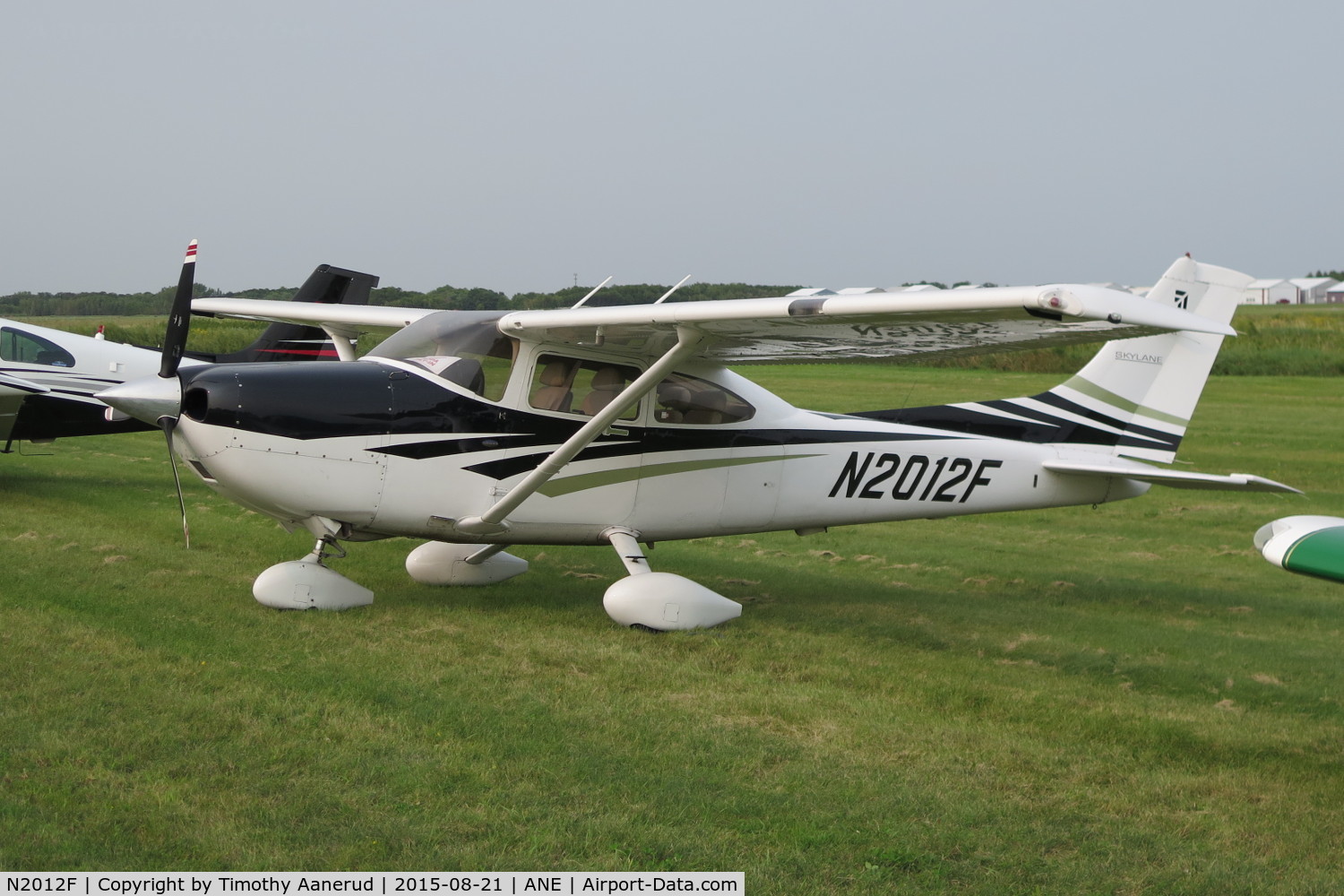 N2012F, 2006 Cessna 182T Skylane C/N 18281769, 2006 Cessna 182T, c/n: 18281769,  2015 AOPA FLY-IN Minneapolis, MN