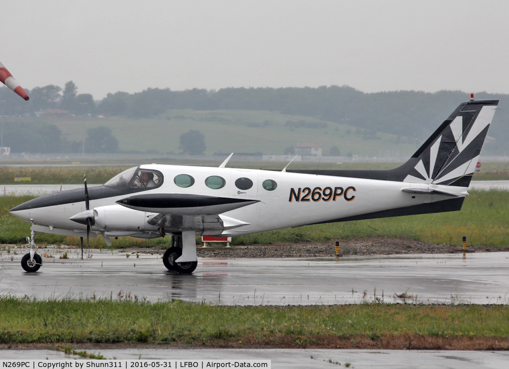 N269PC, 1979 Cessna 340A C/N 340A0785, Taxinng holding point rwy 32R for departure...