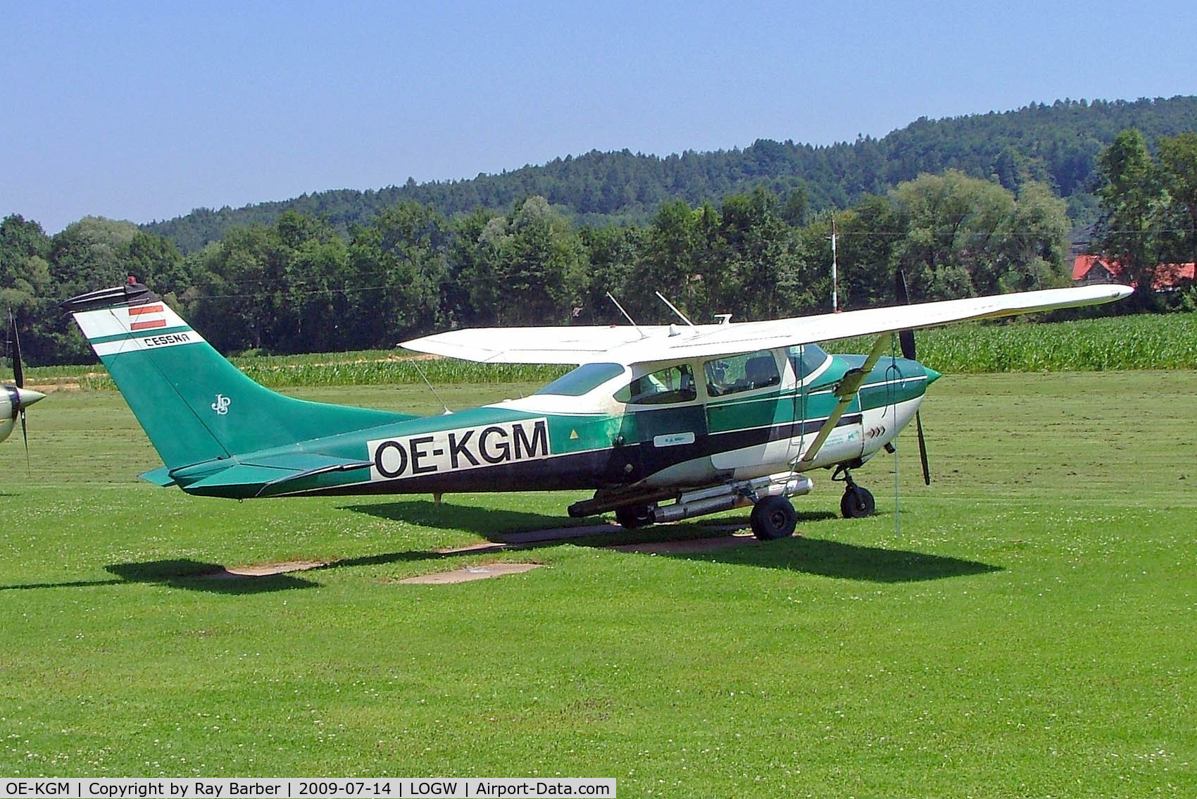 OE-KGM, Cessna 182M Skylane C/N 182-59721, Cessna 182M Skylane [182-59721] Weiz-Unterfladnitz~OE 14/07/2009