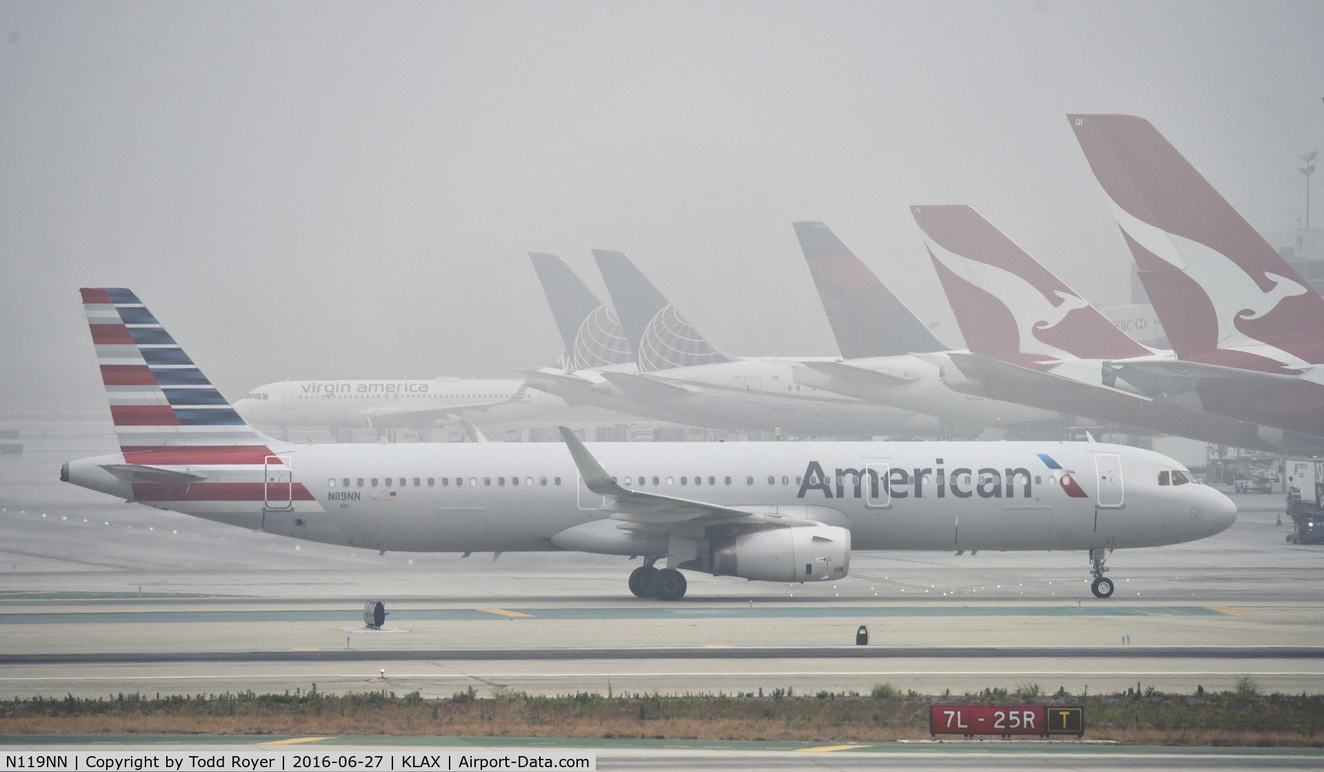 N119NN, 2014 Airbus A321-231 C/N 6222, Taxiing at LAX on a foggy morning