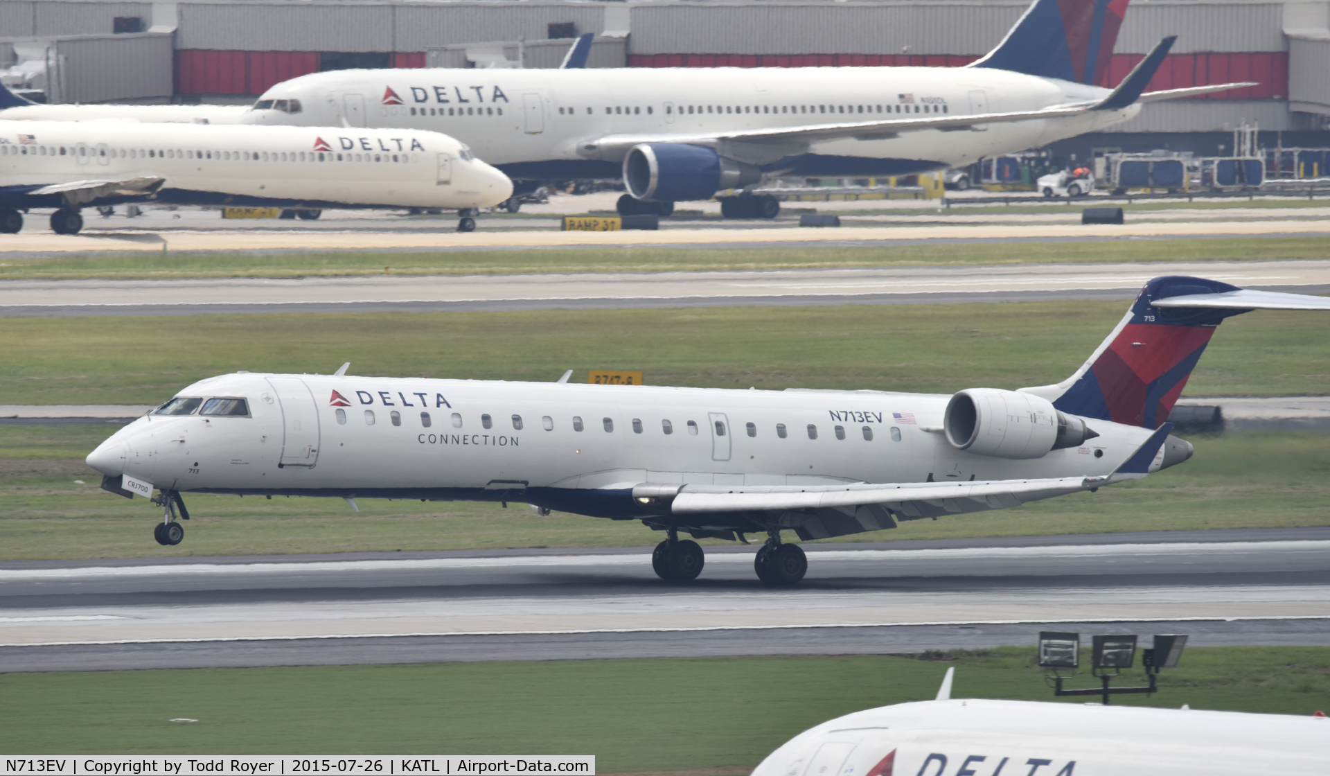 N713EV, 2003 Bombardier CRJ-701 (CL-600-2C10) Regional Jet C/N 10081, Arriving at Atlanta